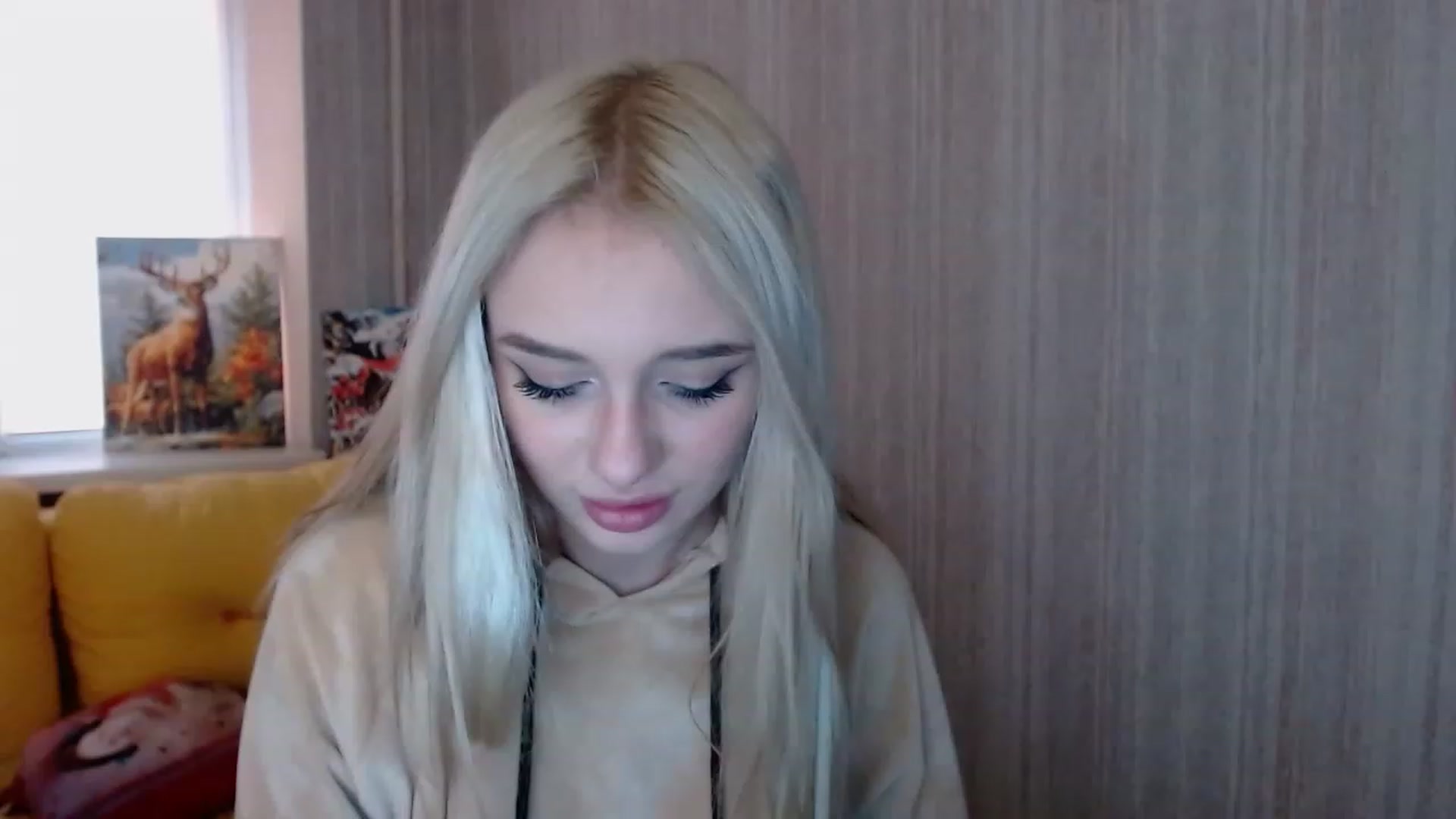 Gallery image thumbnail from Ririma_xo's myfreecams stream on, 11/19/2022, 13:08 image 1 of 20