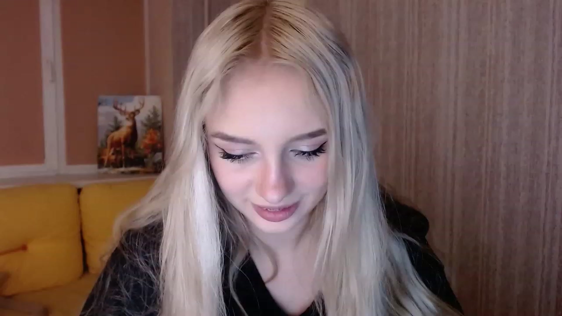 Gallery image thumbnail from Ririma_xo's myfreecams stream on, 11/20/2022, 16:03 image 16 of 20
