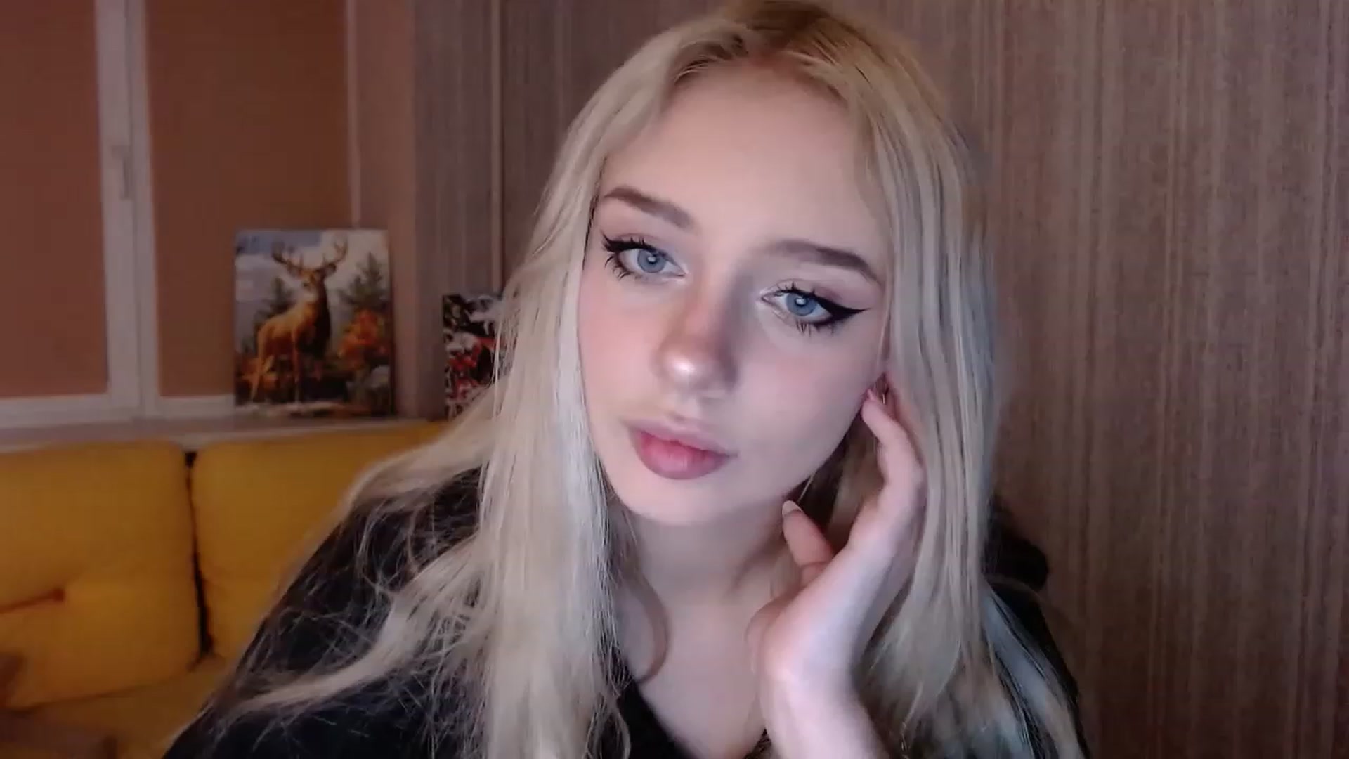 Gallery image thumbnail from Ririma_xo's myfreecams stream on, 11/20/2022, 16:03 image 12 of 20