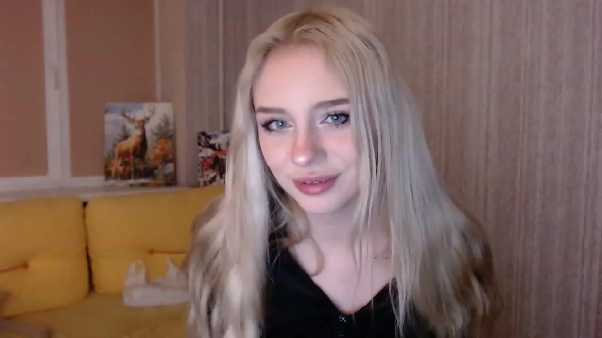 Gallery image thumbnail from Ririma_xo's myfreecams stream on, 11/20/2022, 16:03 image 8 of 20