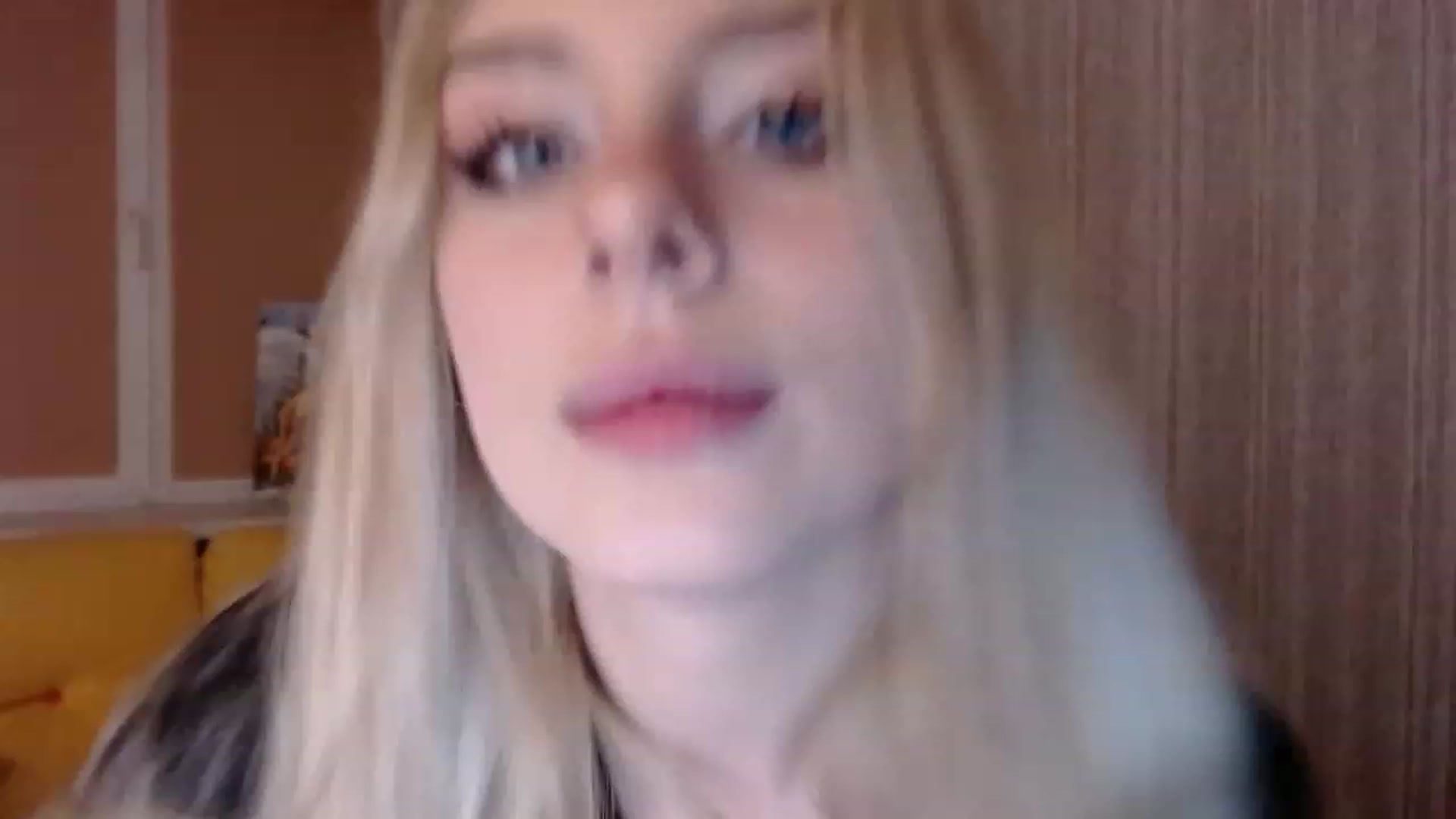Gallery image thumbnail from Ririma_xo's myfreecams stream on, 11/20/2022, 16:03 image 19 of 20