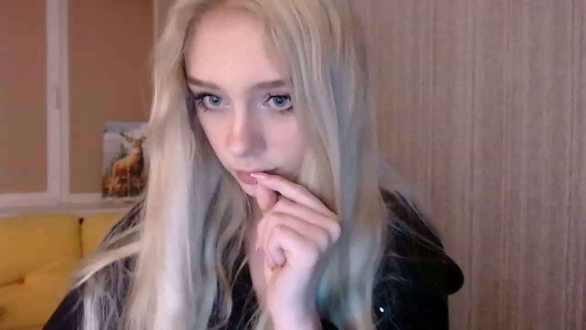 Gallery image thumbnail from Ririma_xo's myfreecams stream on, 11/20/2022, 16:03 image 20 of 20