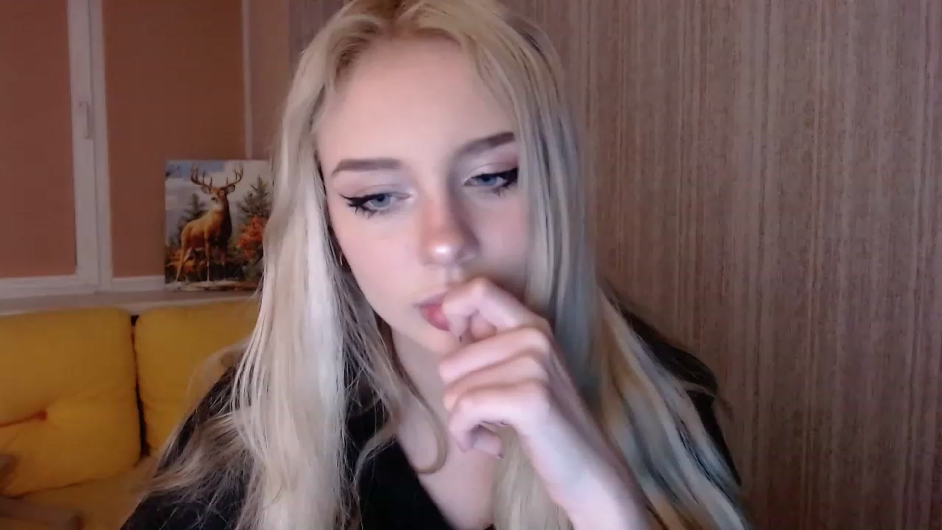 Gallery image thumbnail from Ririma_xo's myfreecams stream on, 11/20/2022, 16:03 image 9 of 20