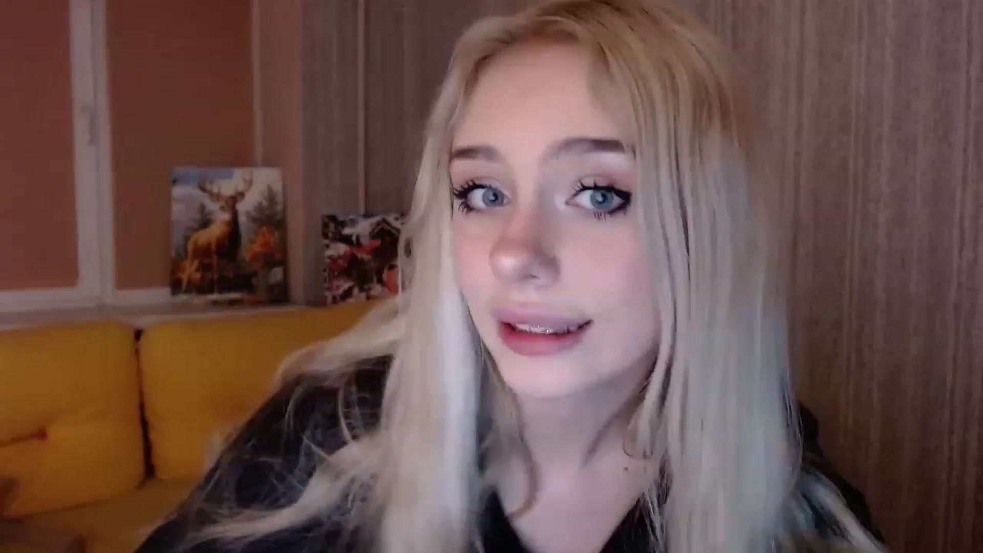 Gallery image thumbnail from Ririma_xo's myfreecams stream on, 11/20/2022, 16:03 image 13 of 20