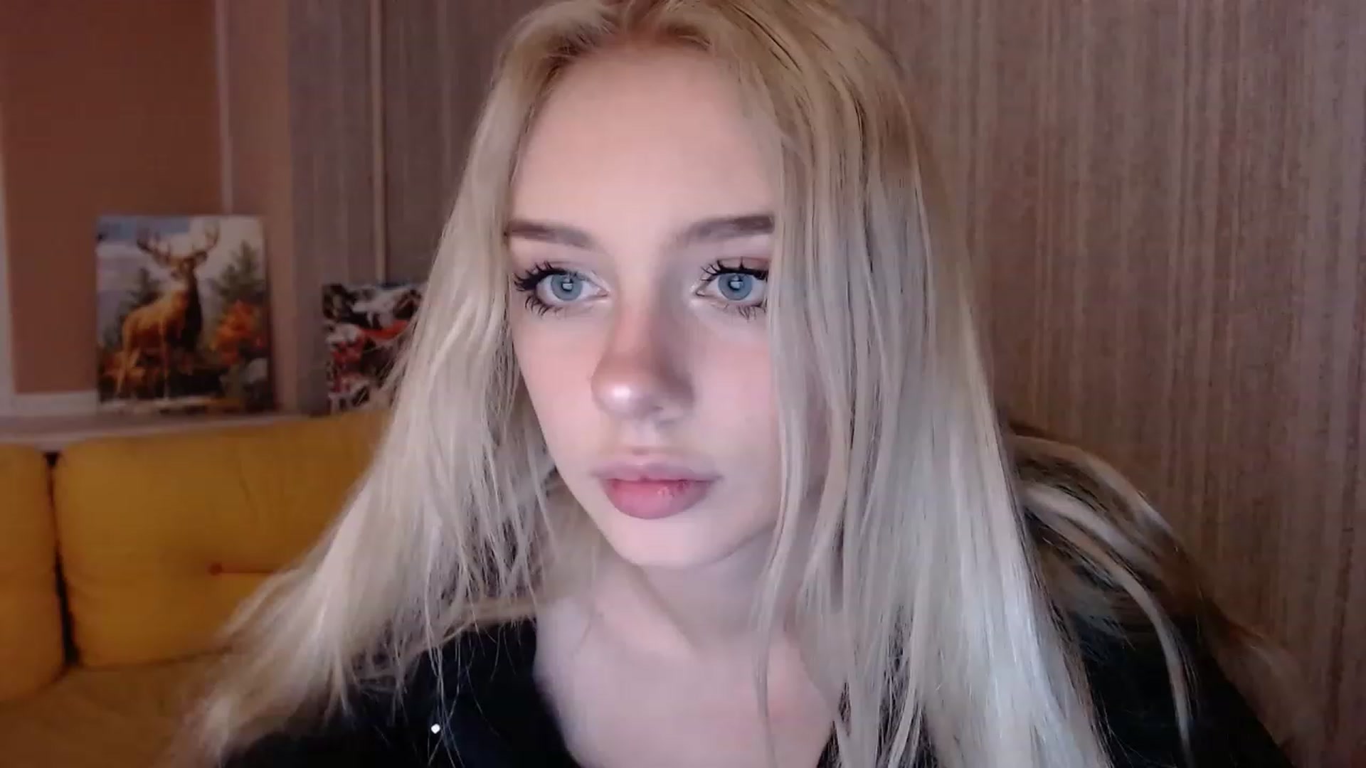 Gallery image thumbnail from Ririma_xo's myfreecams stream on, 11/20/2022, 16:37 image 3 of 20
