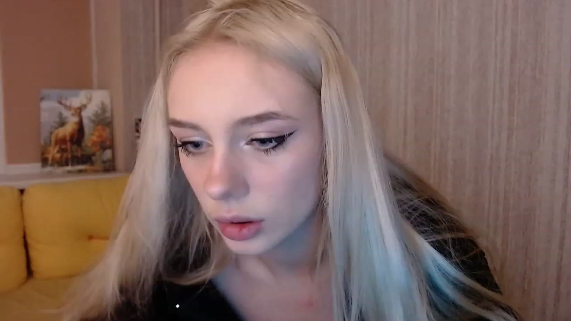 Gallery image thumbnail from Ririma_xo's myfreecams stream on, 11/20/2022, 16:37 image 5 of 20