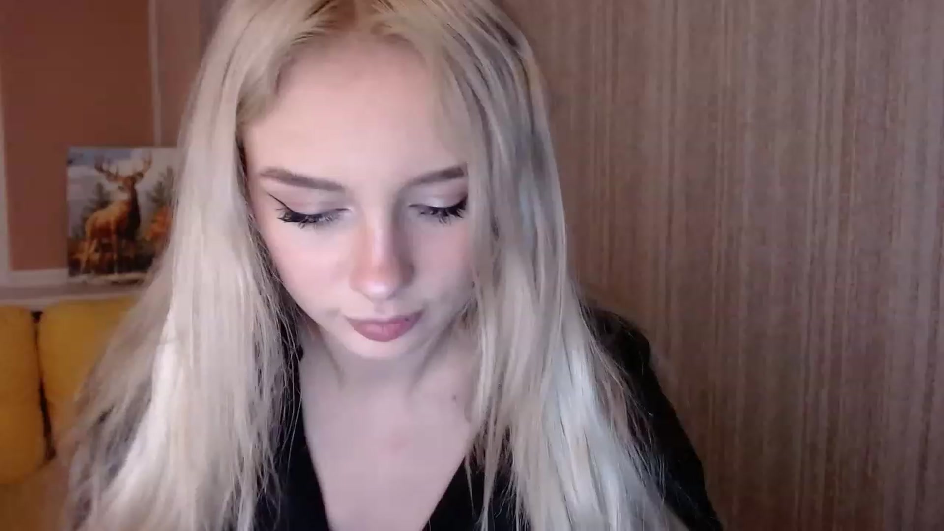 Gallery image thumbnail from Ririma_xo's myfreecams stream on, 11/20/2022, 16:37 image 18 of 20