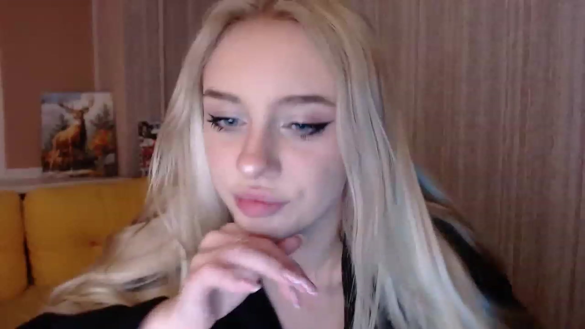 Gallery image thumbnail from Ririma_xo's myfreecams stream on, 11/20/2022, 16:37 image 2 of 20