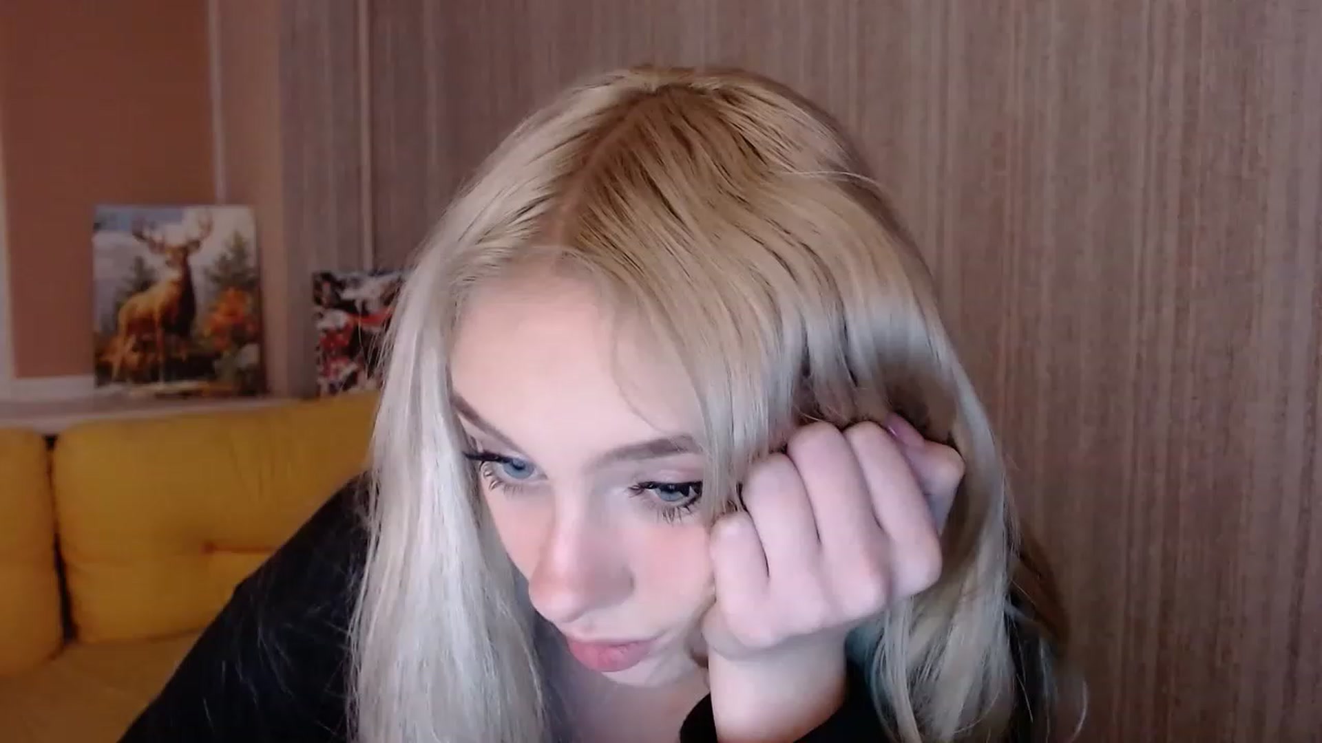 Gallery image thumbnail from Ririma_xo's myfreecams stream on, 11/20/2022, 16:37 image 15 of 20