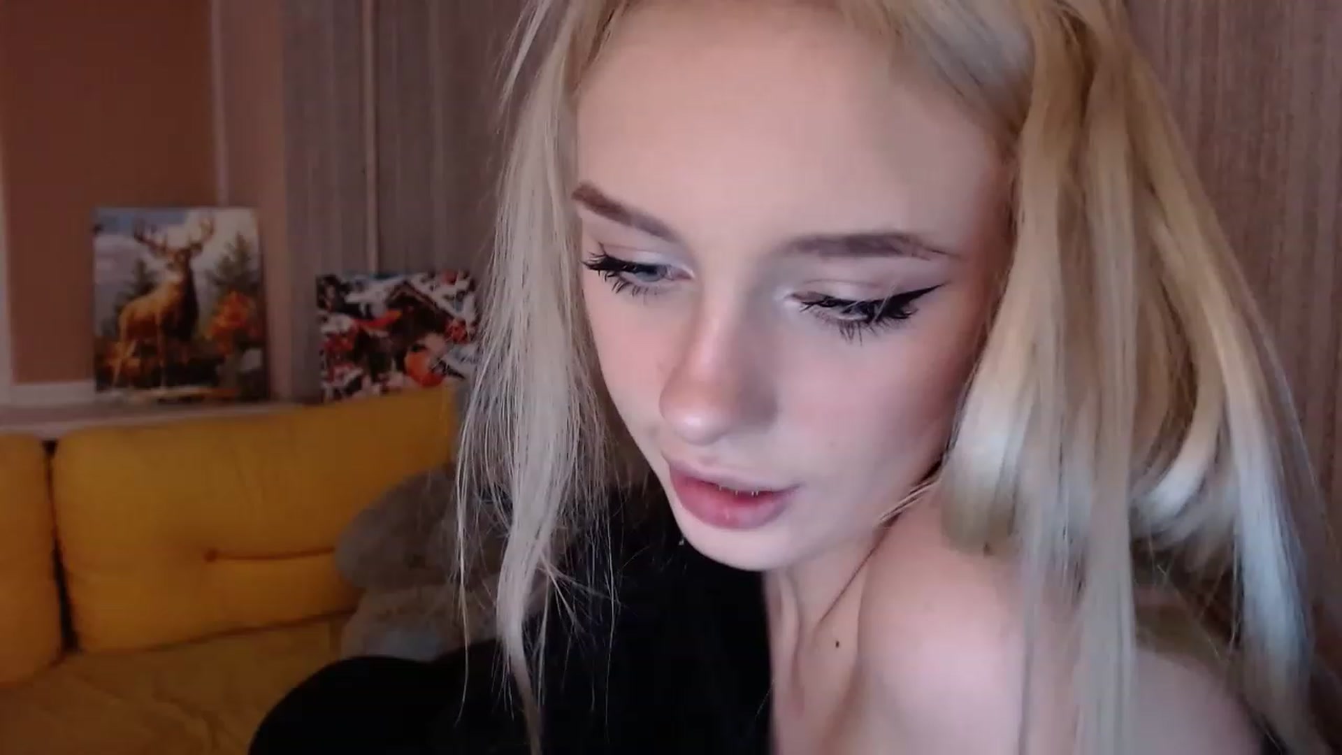 Gallery image thumbnail from Ririma_xo's myfreecams stream on, 11/20/2022, 16:37 image 10 of 20