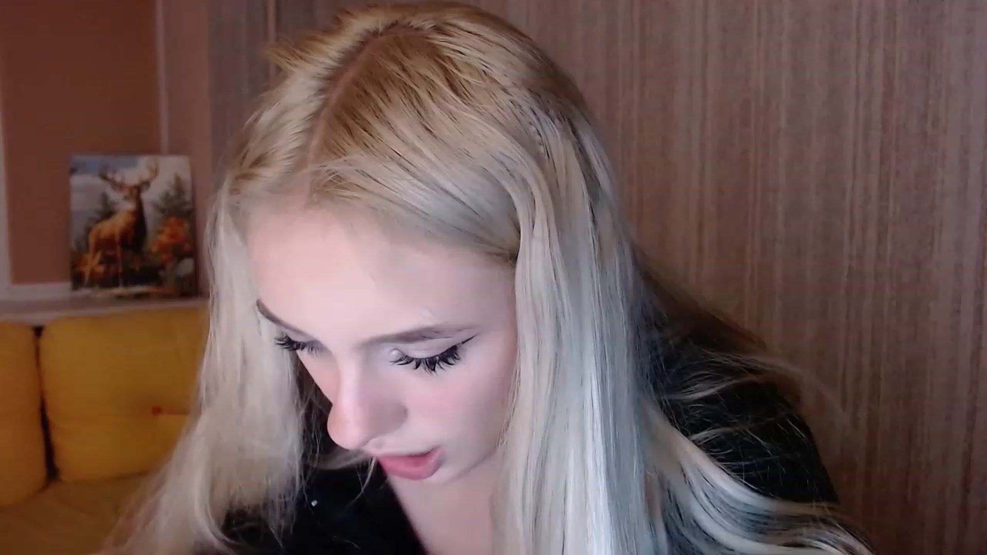 Gallery image thumbnail from Ririma_xo's myfreecams stream on, 11/20/2022, 16:37 image 4 of 20