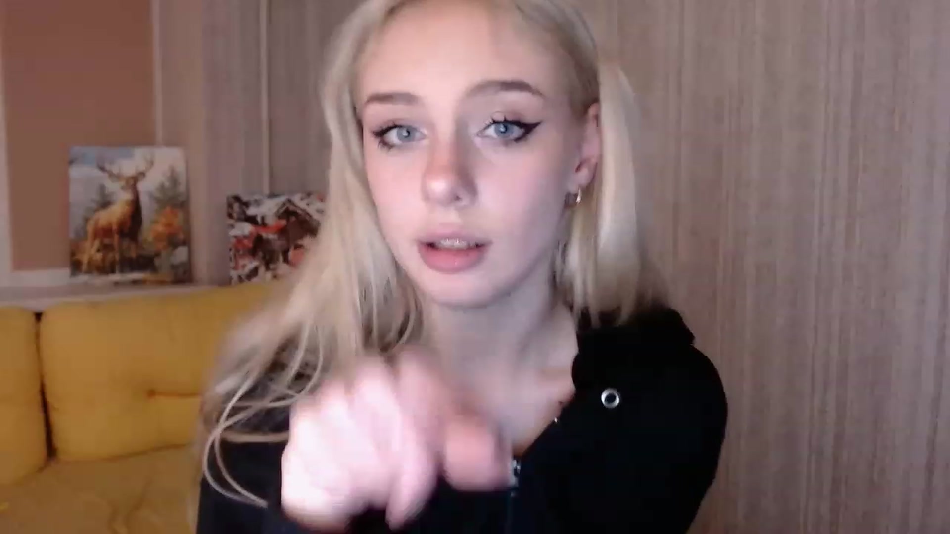 Gallery image thumbnail from Ririma_xo's myfreecams stream on, 11/20/2022, 18:50 image 18 of 20