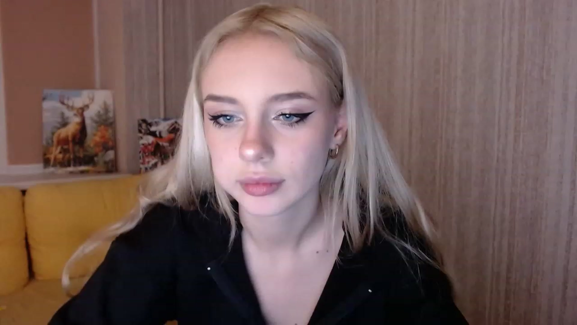 Gallery image thumbnail from Ririma_xo's myfreecams stream on, 11/20/2022, 18:50 image 3 of 20