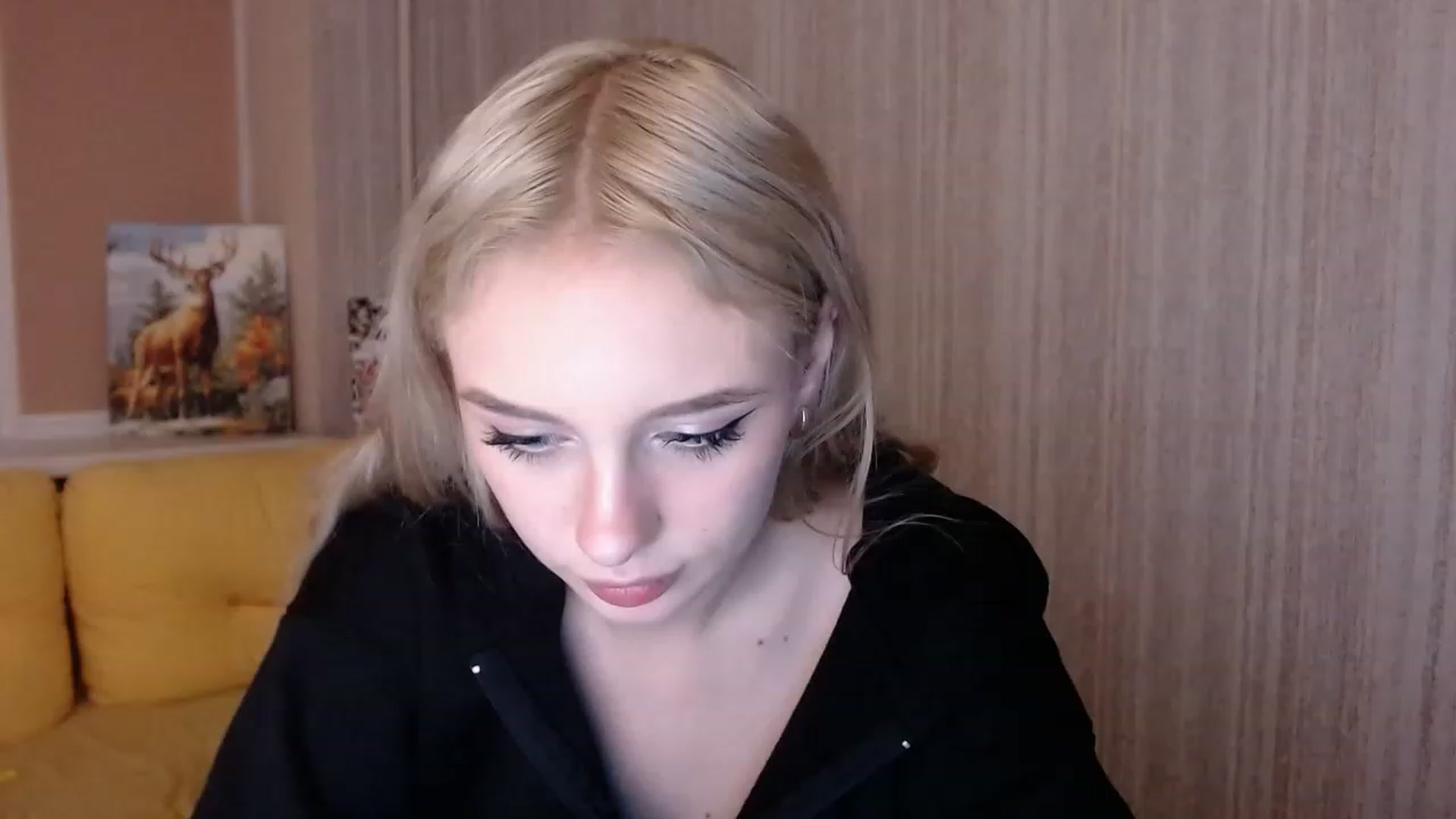 Gallery image thumbnail from Ririma_xo's myfreecams stream on, 11/20/2022, 18:50 image 4 of 20
