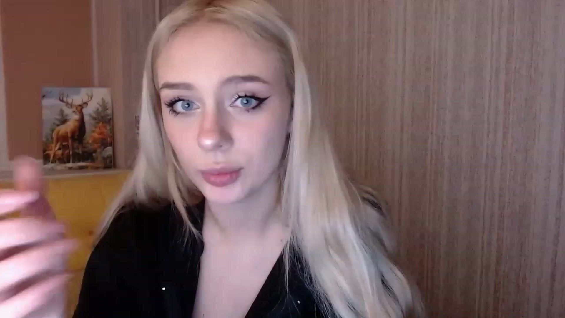 Gallery image thumbnail from Ririma_xo's myfreecams stream on, 11/20/2022, 18:50 image 8 of 20