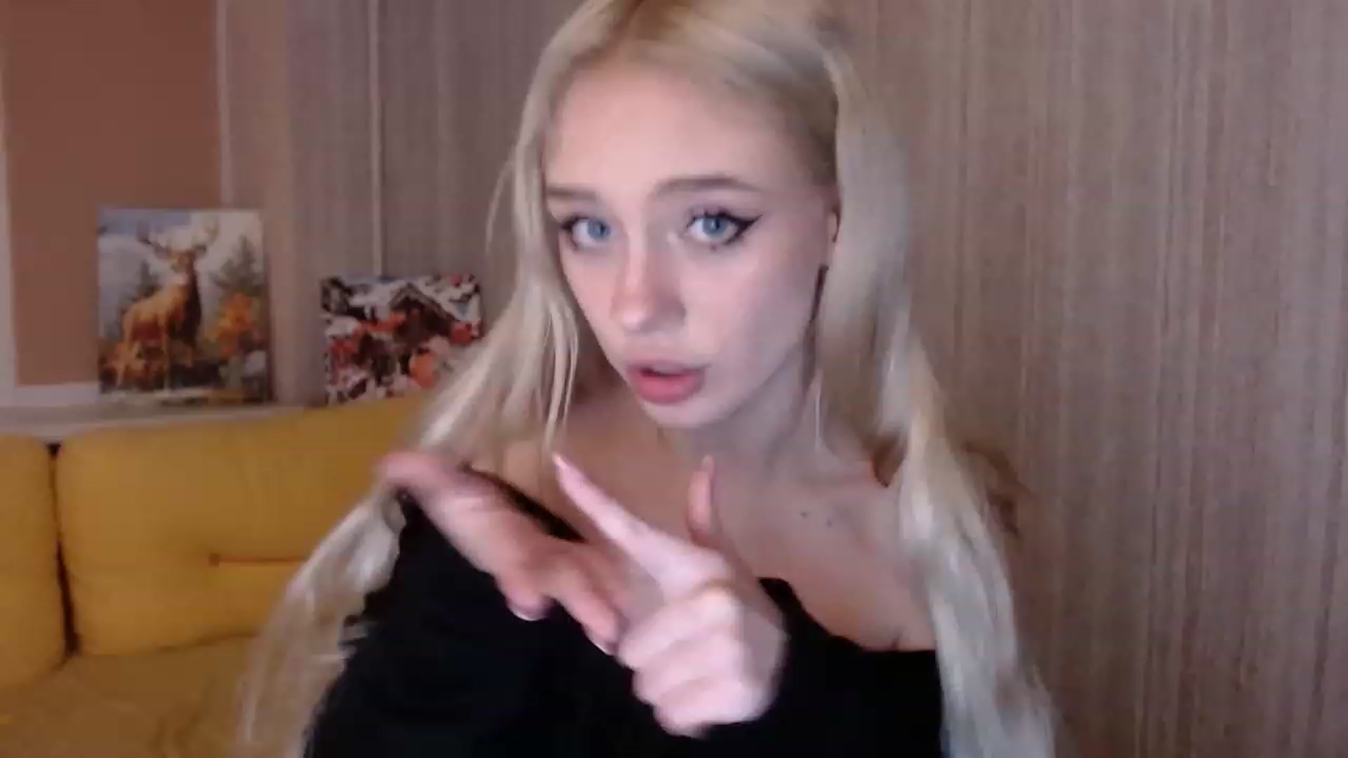 Gallery image thumbnail from Ririma_xo's myfreecams stream on, 11/20/2022, 18:50 image 10 of 20