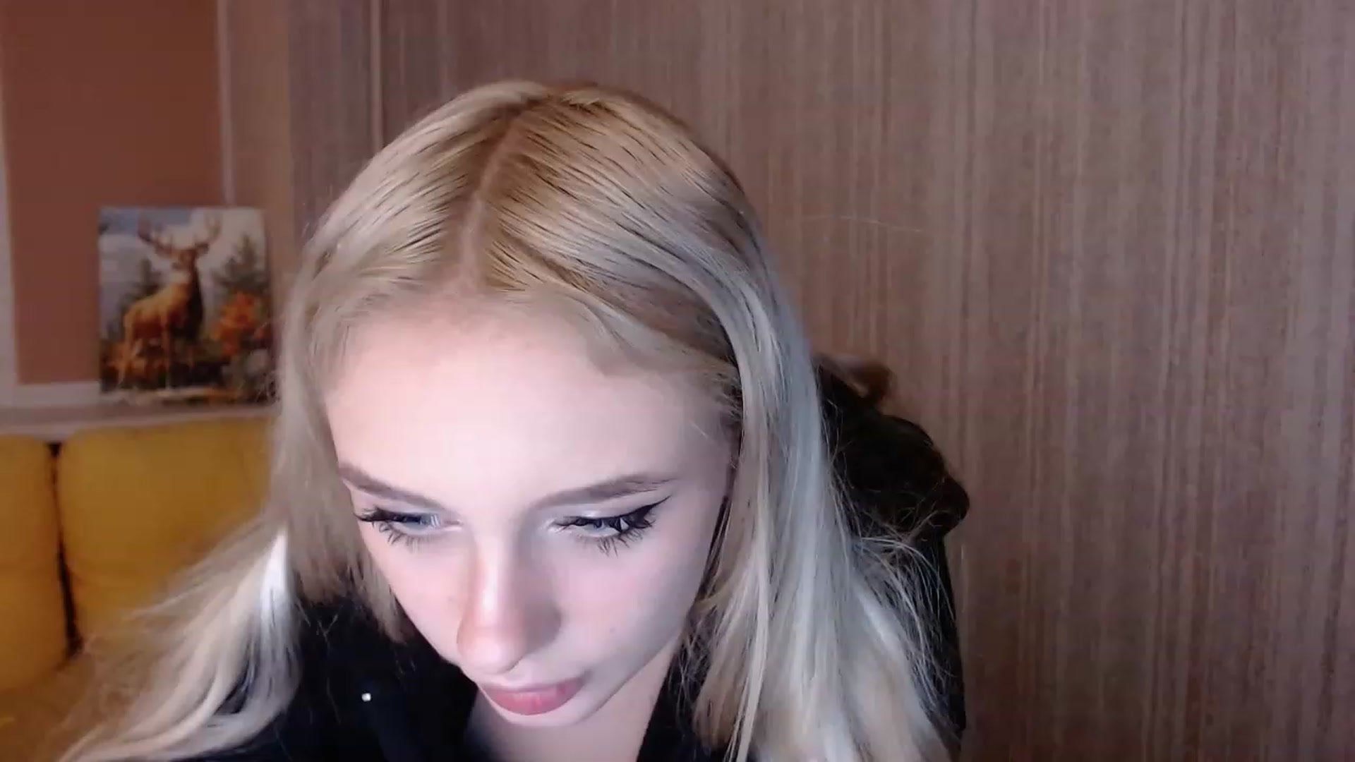 Gallery image thumbnail from Ririma_xo's myfreecams stream on, 11/20/2022, 18:50 image 6 of 20