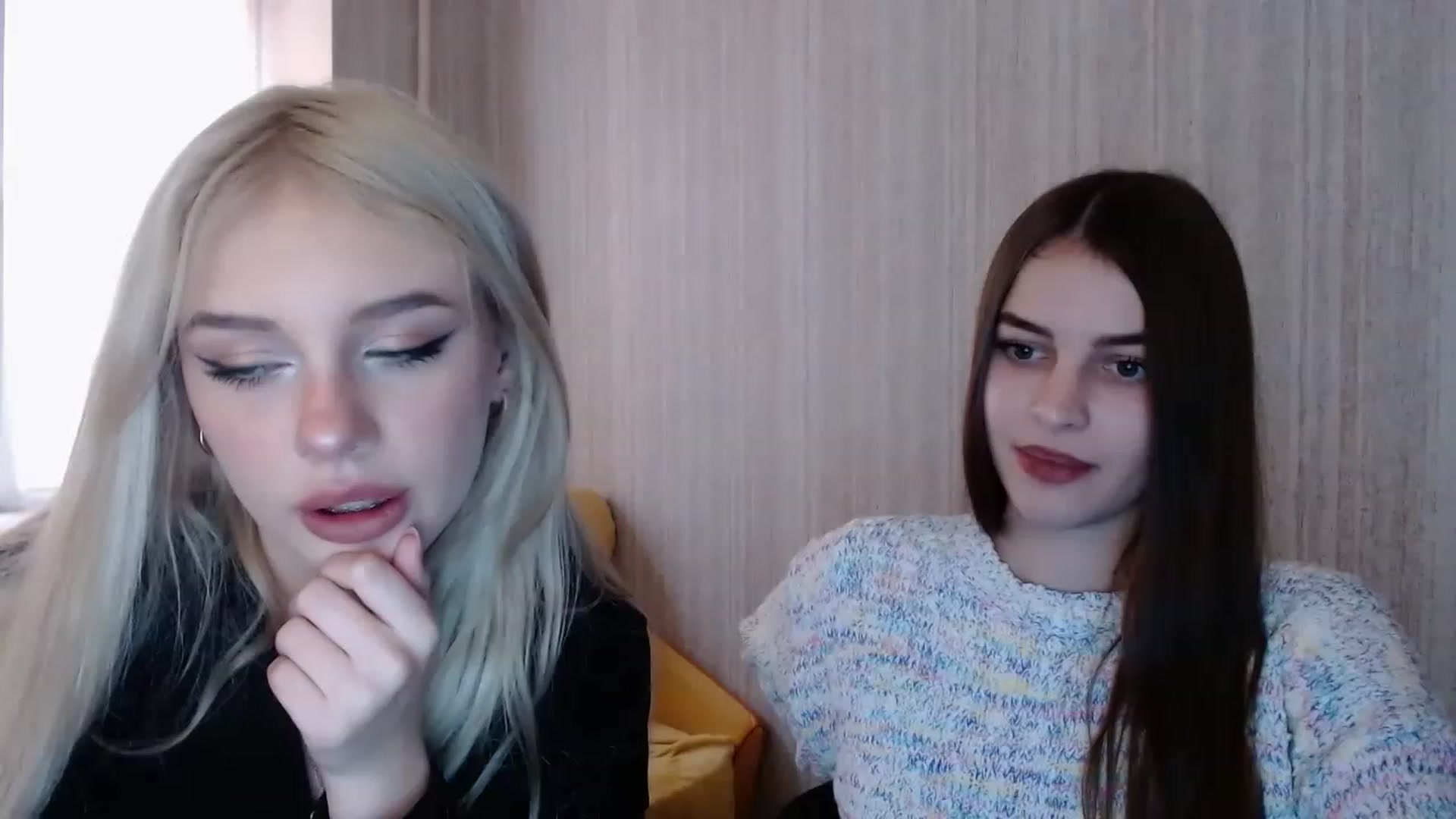 Gallery image thumbnail from Ririma_xo's myfreecams stream on, 11/22/2022, 08:46 image 6 of 20