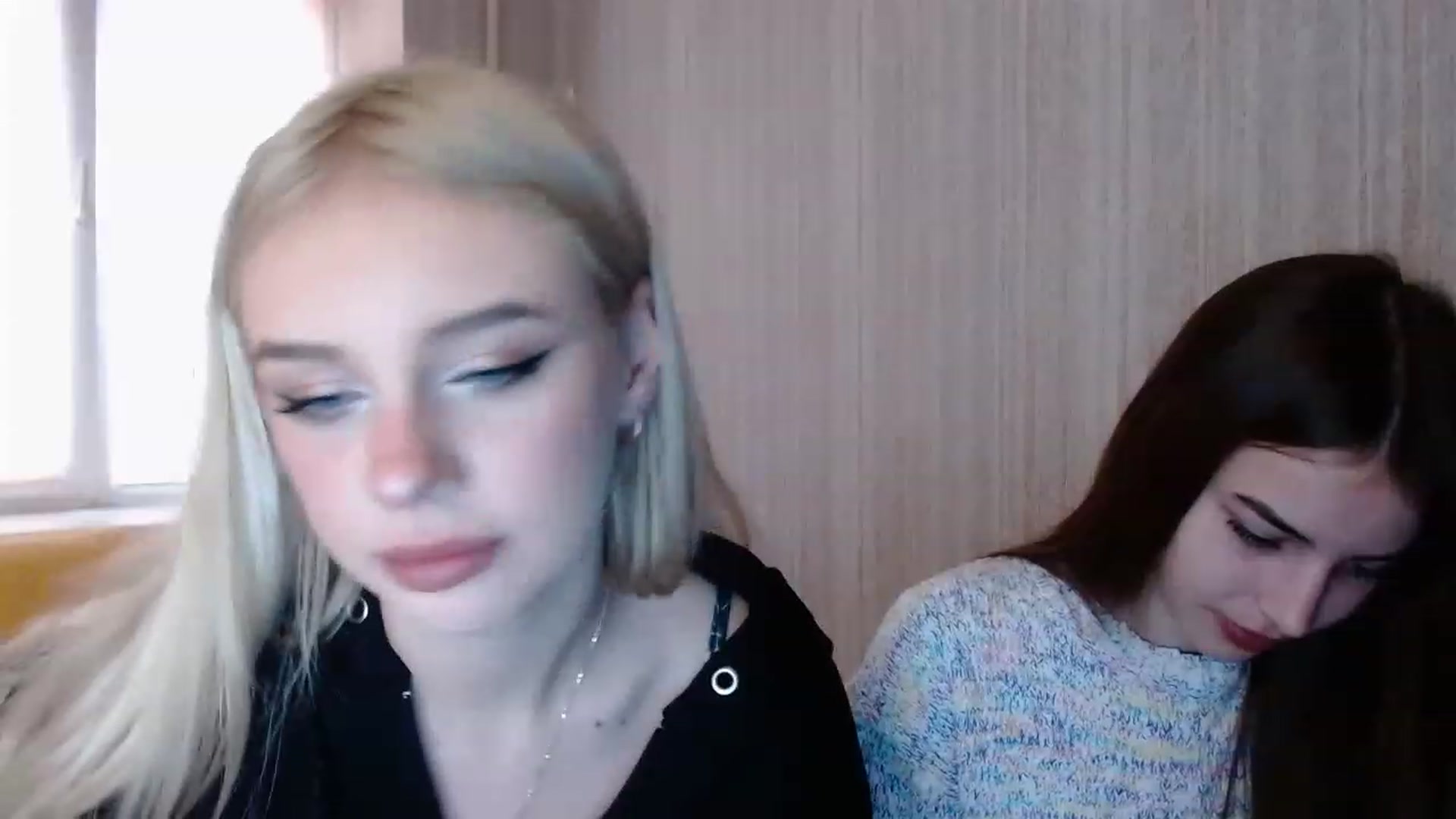 Gallery image thumbnail from Ririma_xo's myfreecams stream on, 11/22/2022, 08:46 image 18 of 20
