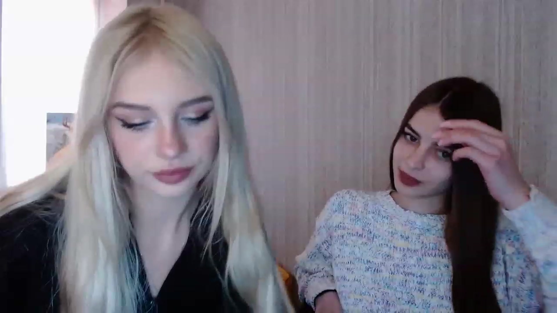 Gallery image thumbnail from Ririma_xo's myfreecams stream on, 11/22/2022, 08:46 image 4 of 20