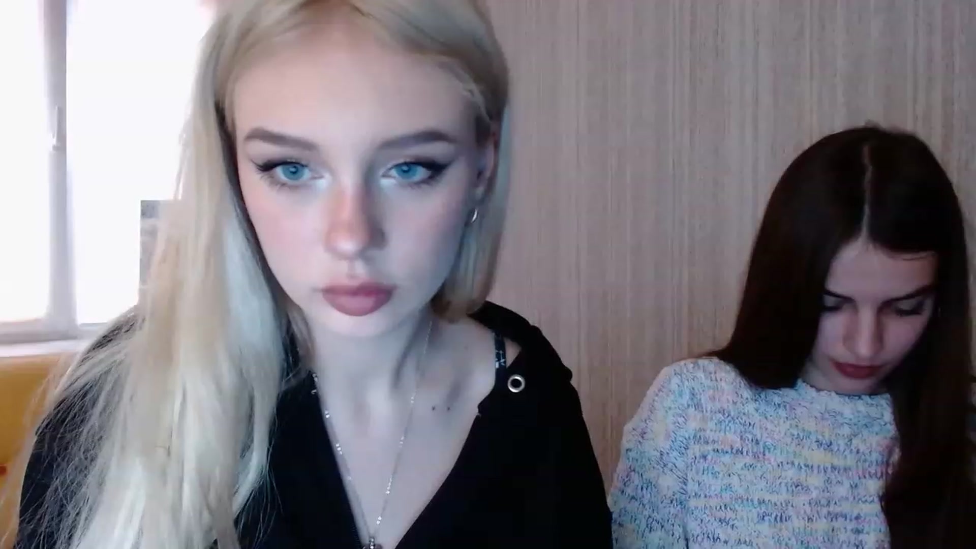 Gallery image thumbnail from Ririma_xo's myfreecams stream on, 11/22/2022, 08:46 image 20 of 20