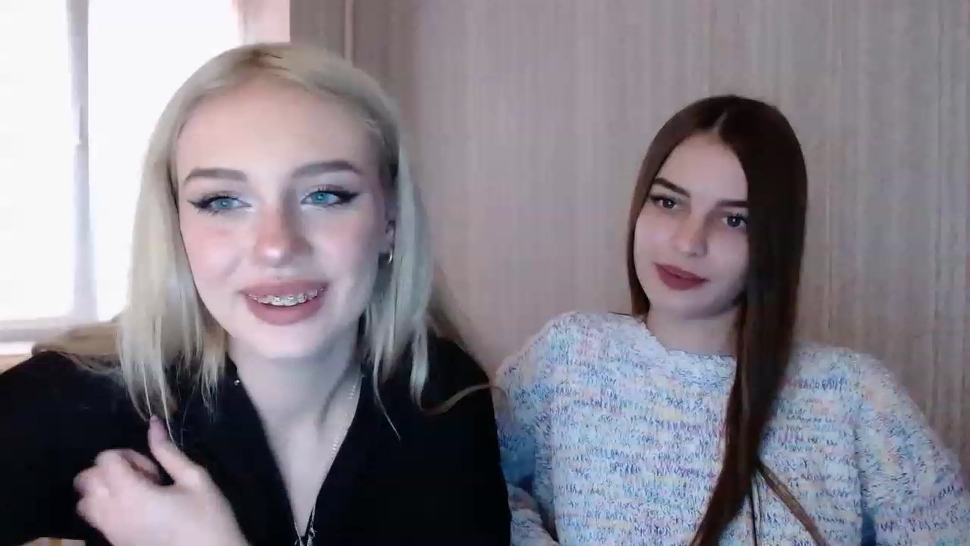 Gallery image thumbnail from Ririma_xo's myfreecams stream on, 11/22/2022, 08:46 image 9 of 20