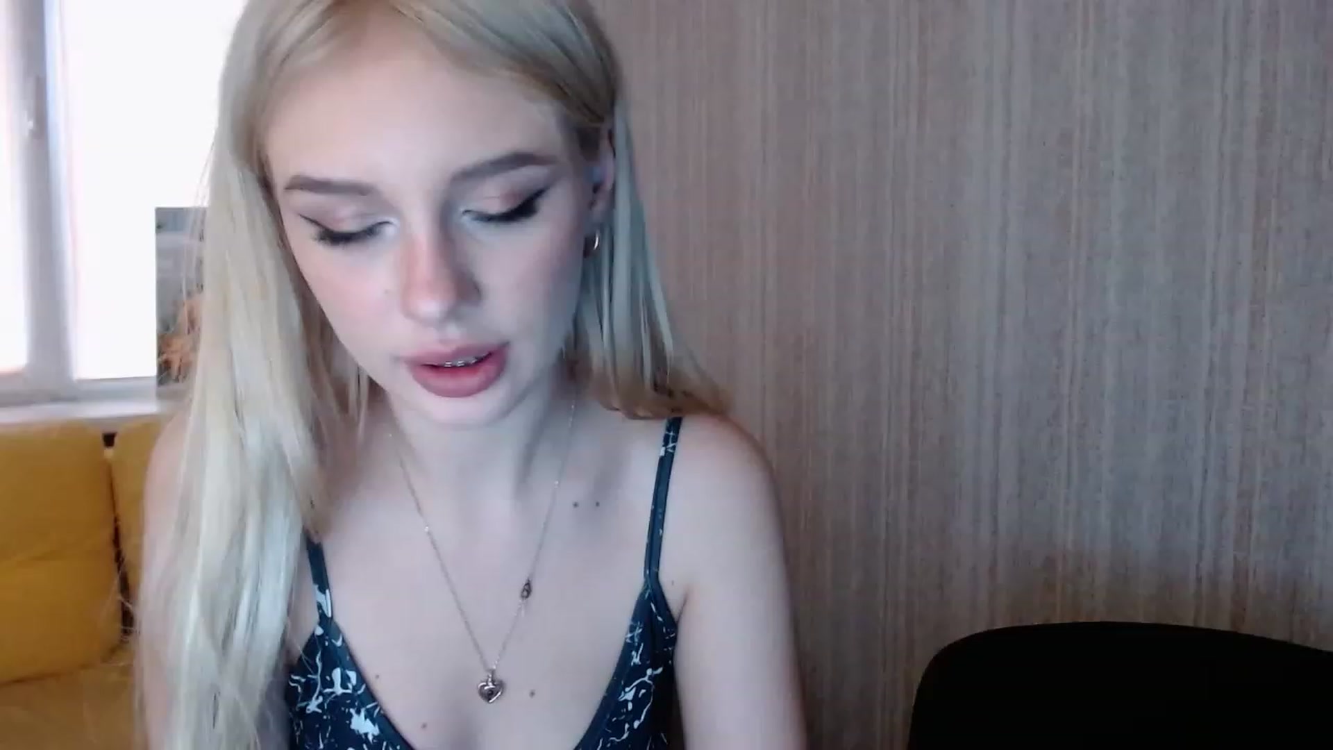 Gallery image thumbnail from Ririma_xo's myfreecams stream on, 11/22/2022, 10:48 image 13 of 20