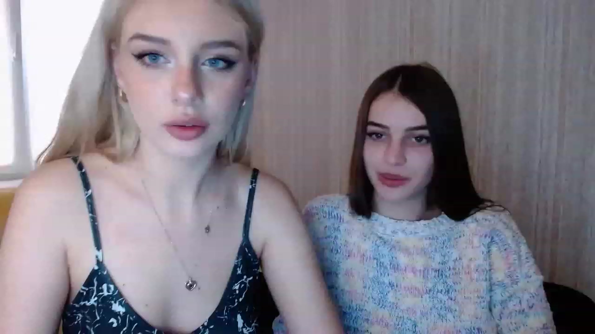 Gallery image thumbnail from Ririma_xo's myfreecams stream on, 11/22/2022, 10:48 image 2 of 20