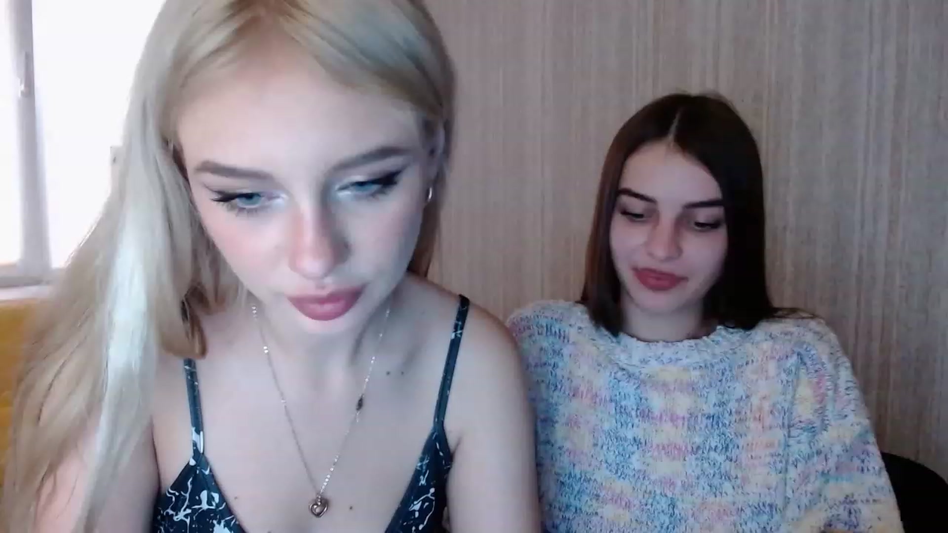 Gallery image thumbnail from Ririma_xo's myfreecams stream on, 11/22/2022, 10:48 image 1 of 20