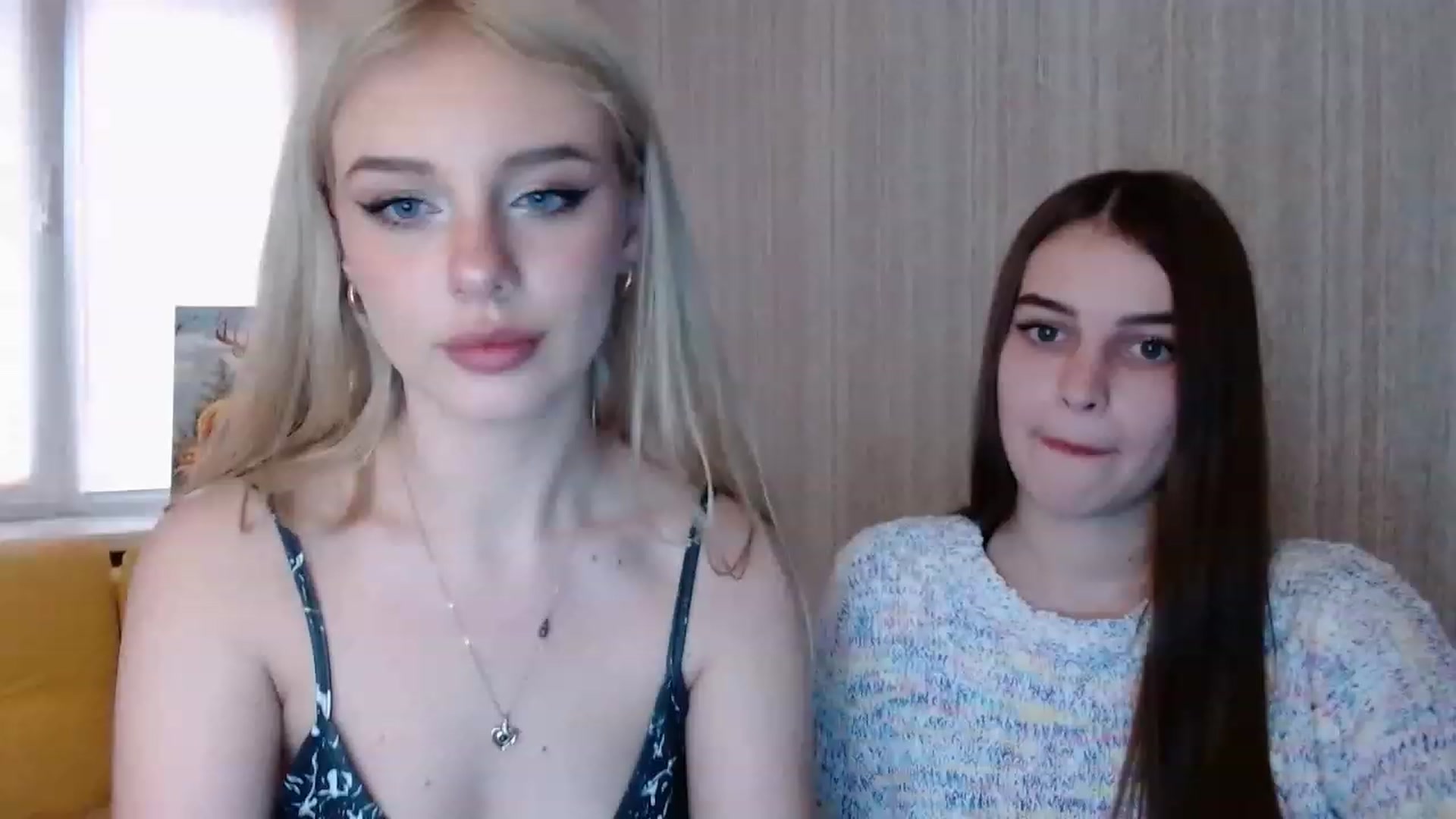 Gallery image thumbnail from Ririma_xo's myfreecams stream on, 11/22/2022, 10:48 image 20 of 20