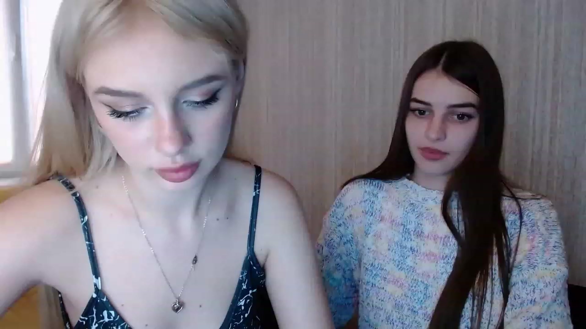 Gallery image thumbnail from Ririma_xo's myfreecams stream on, 11/22/2022, 10:48 image 12 of 20