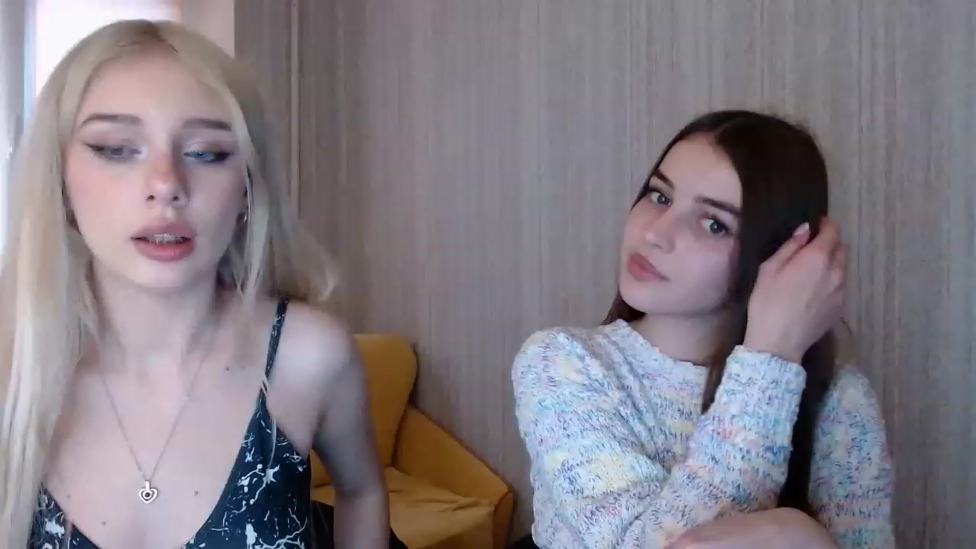 Gallery image thumbnail from Ririma_xo's myfreecams stream on, 11/22/2022, 11:41 image 14 of 20