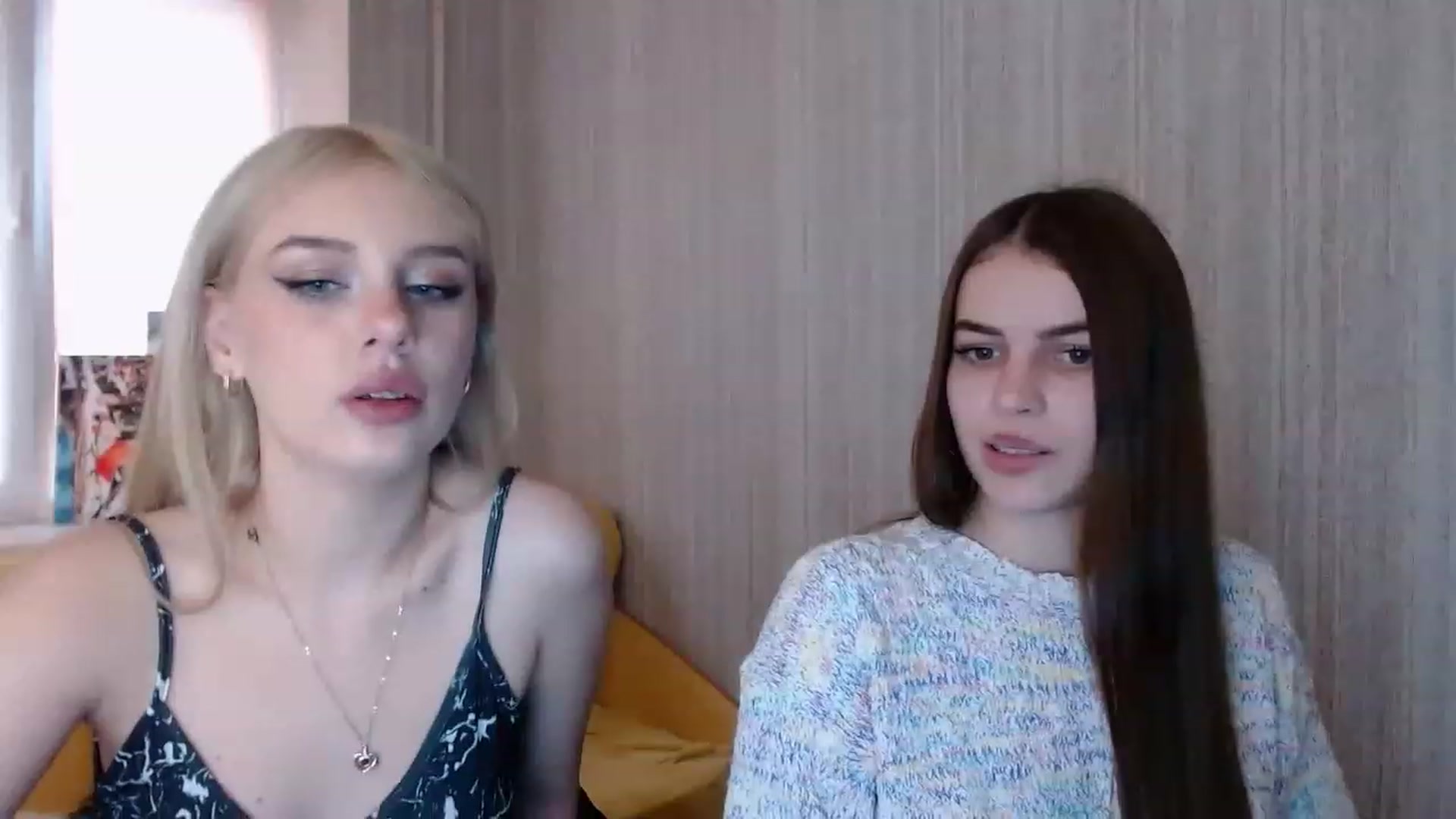 Gallery image thumbnail from Ririma_xo's myfreecams stream on, 11/22/2022, 11:41 image 17 of 20