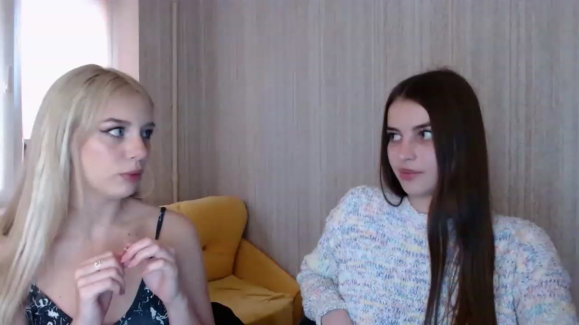 Gallery image thumbnail from Ririma_xo's myfreecams stream on, 11/22/2022, 11:41 image 5 of 20