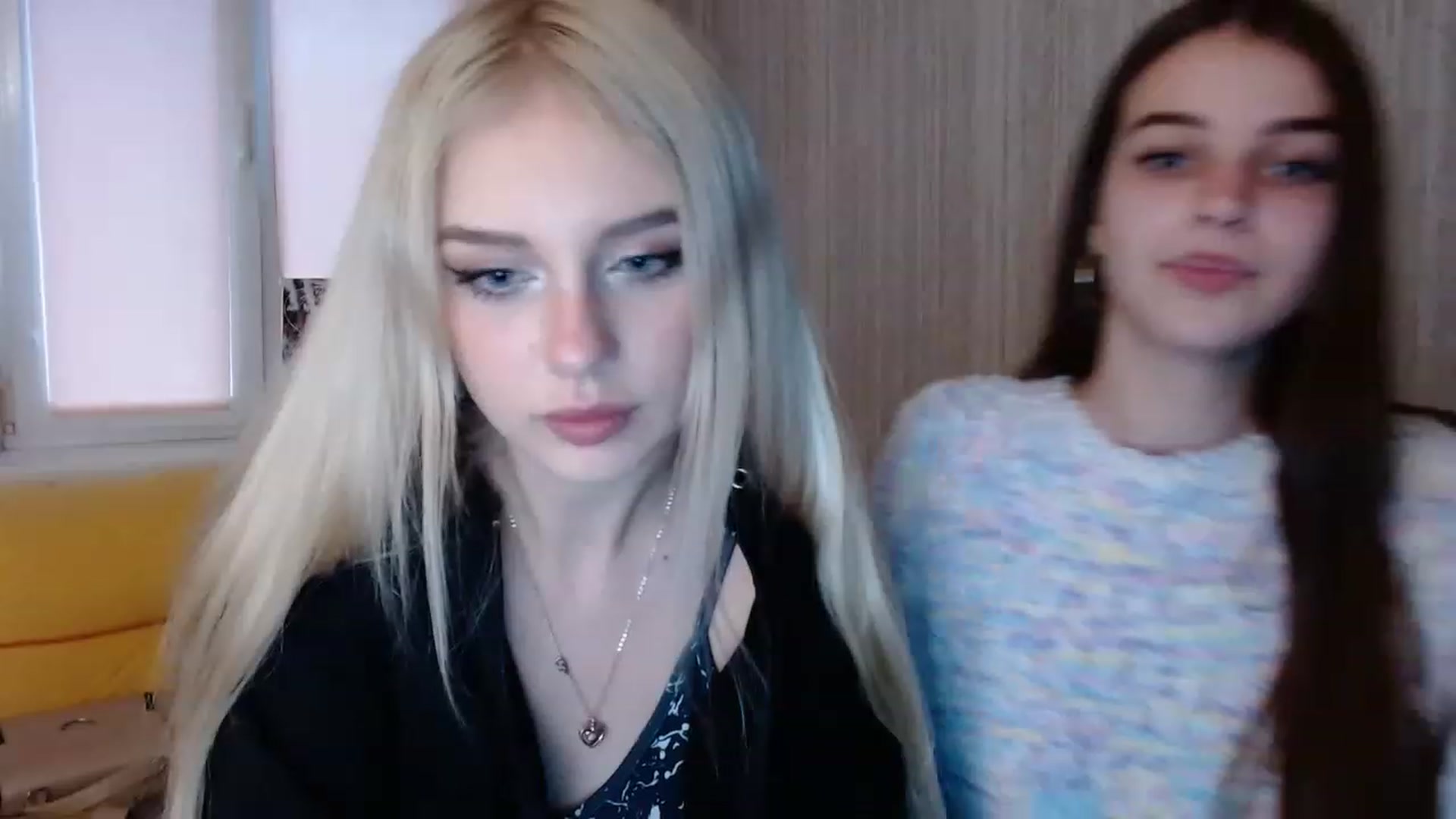 Gallery image thumbnail from Ririma_xo's myfreecams stream on, 11/22/2022, 12:29 image 16 of 20