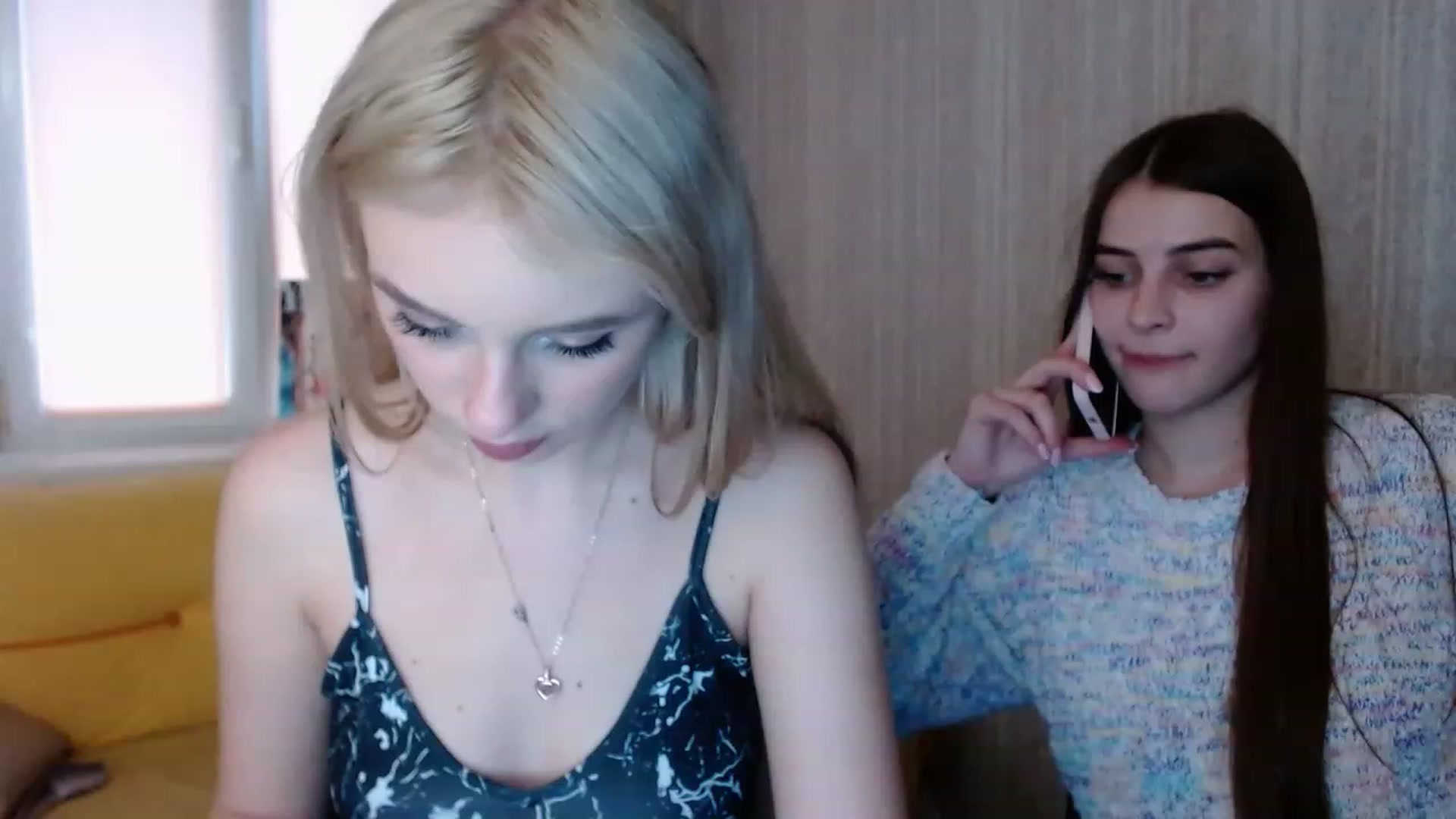 Gallery image thumbnail from Ririma_xo's myfreecams stream on, 11/22/2022, 12:29 image 2 of 20