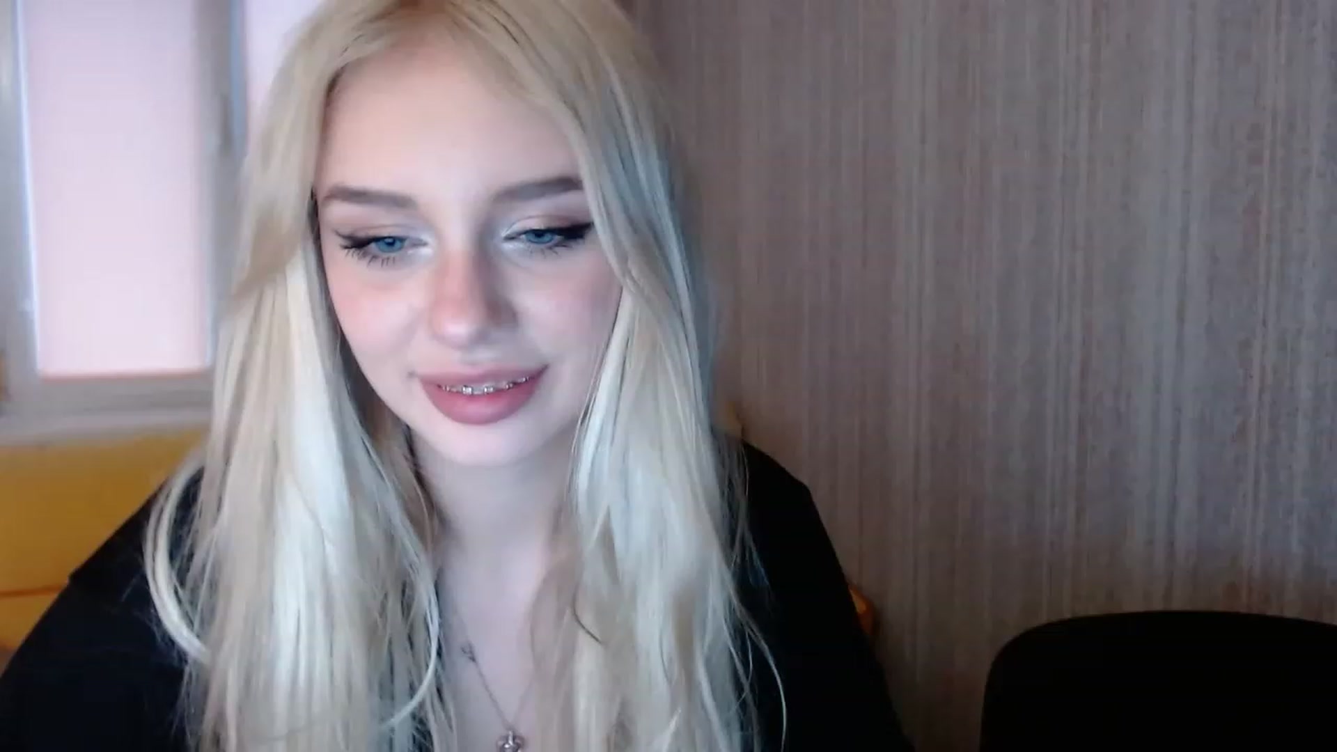 Gallery image thumbnail from Ririma_xo's myfreecams stream on, 11/22/2022, 12:29 image 7 of 20