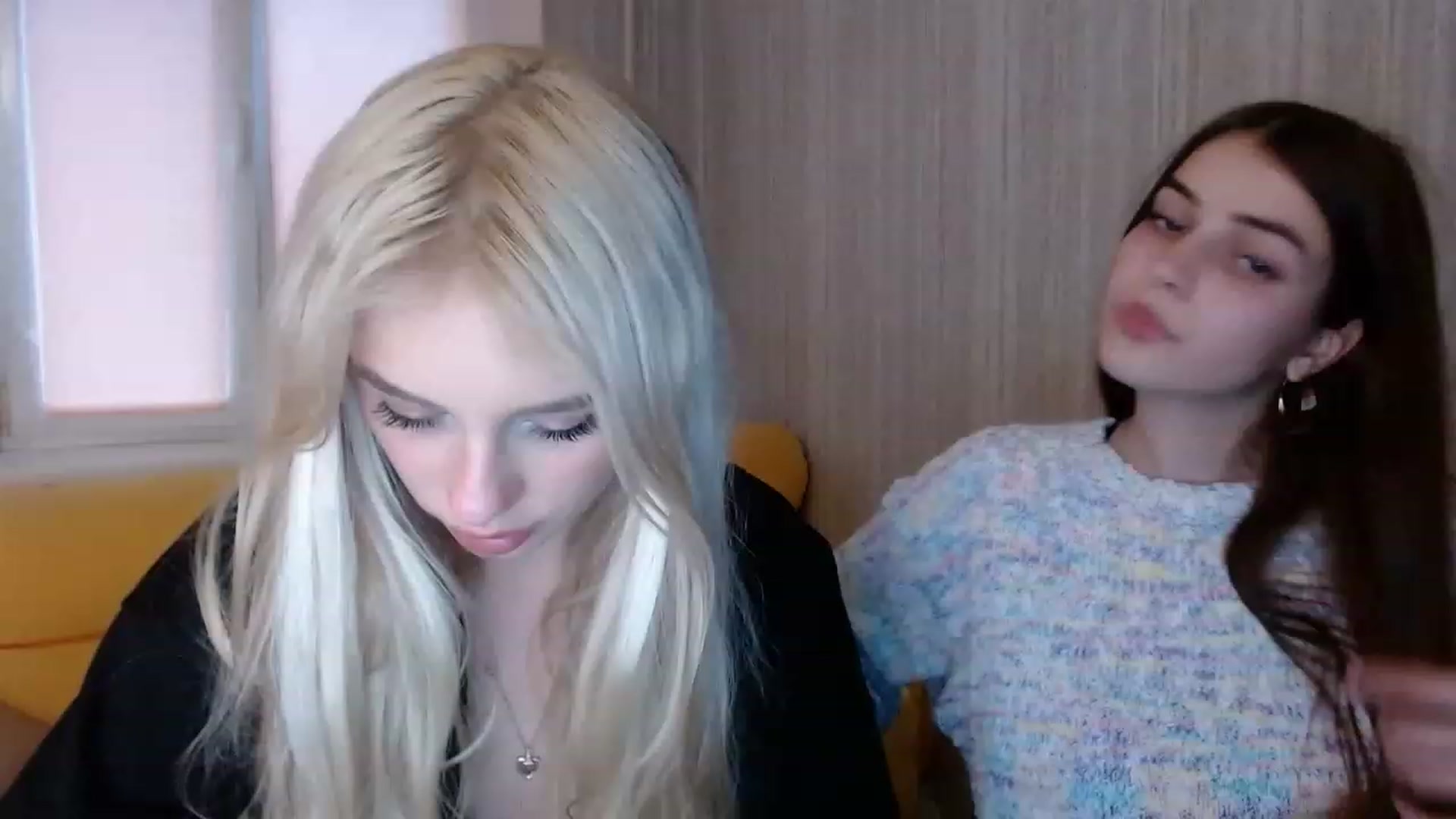 Gallery image thumbnail from Ririma_xo's myfreecams stream on, 11/22/2022, 12:29 image 10 of 20