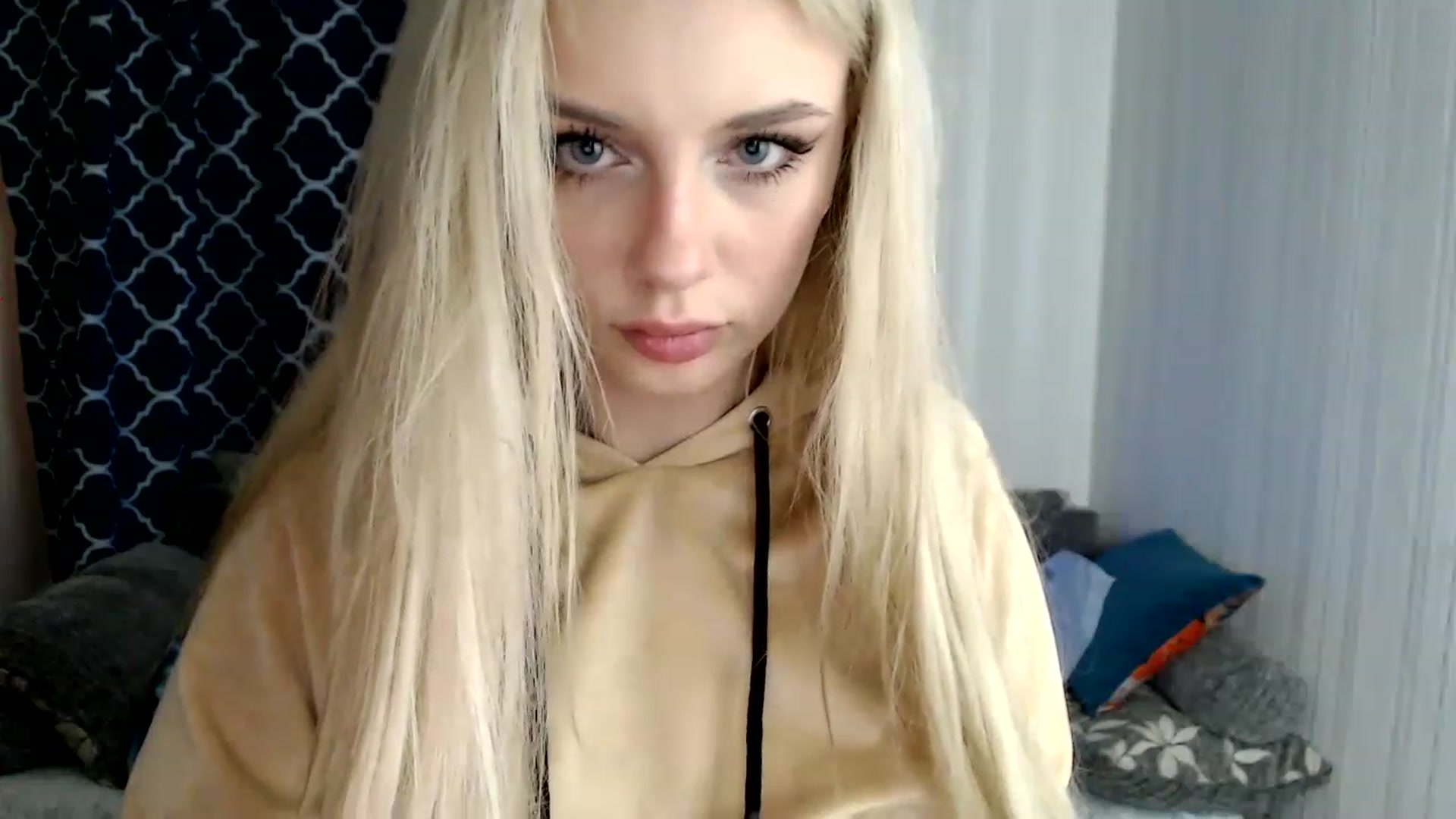 Gallery image thumbnail from Ririma_xo's myfreecams stream on, 11/25/2022, 09:35 image 19 of 20
