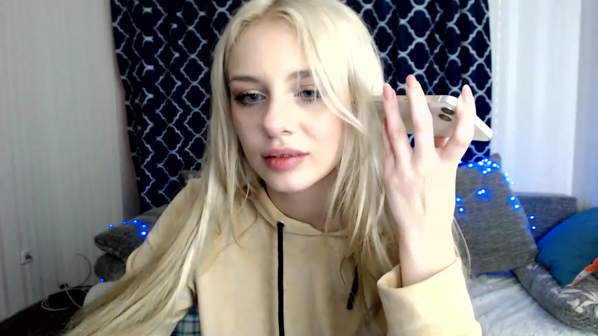 Gallery image thumbnail from Ririma_xo's myfreecams stream on, 11/25/2022, 12:28 image 5 of 20