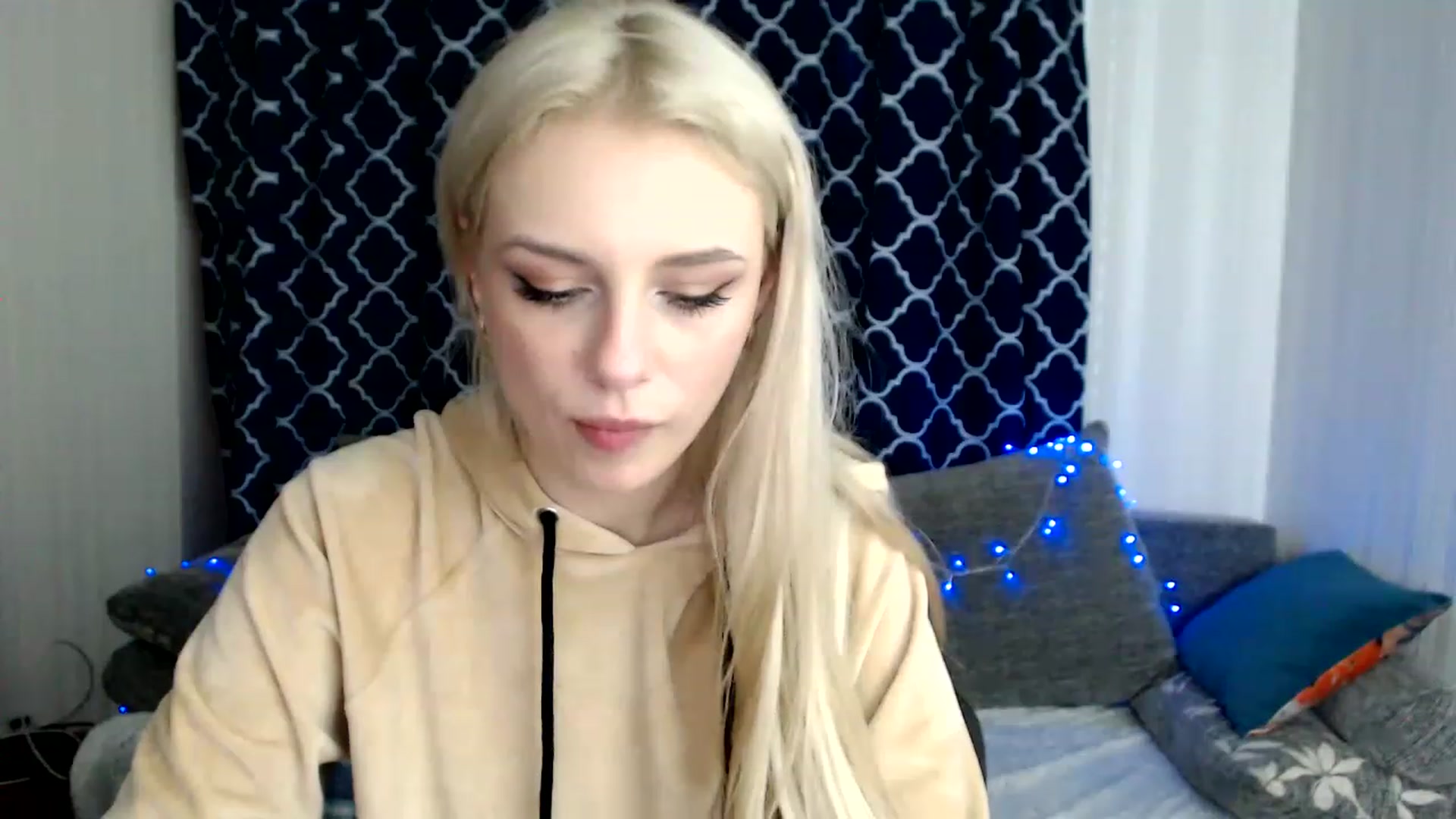Gallery image thumbnail from Ririma_xo's myfreecams stream on, 11/25/2022, 13:03 image 20 of 20
