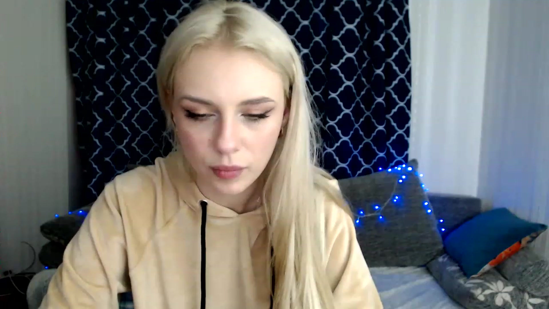Gallery image thumbnail from Ririma_xo's myfreecams stream on, 11/25/2022, 13:03 image 19 of 20