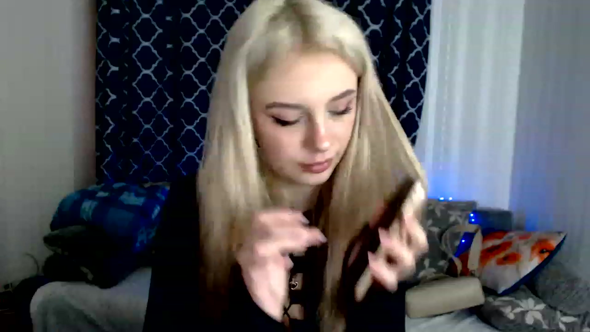 Gallery image thumbnail from Ririma_xo's myfreecams stream on, 11/26/2022, 09:08 image 9 of 20