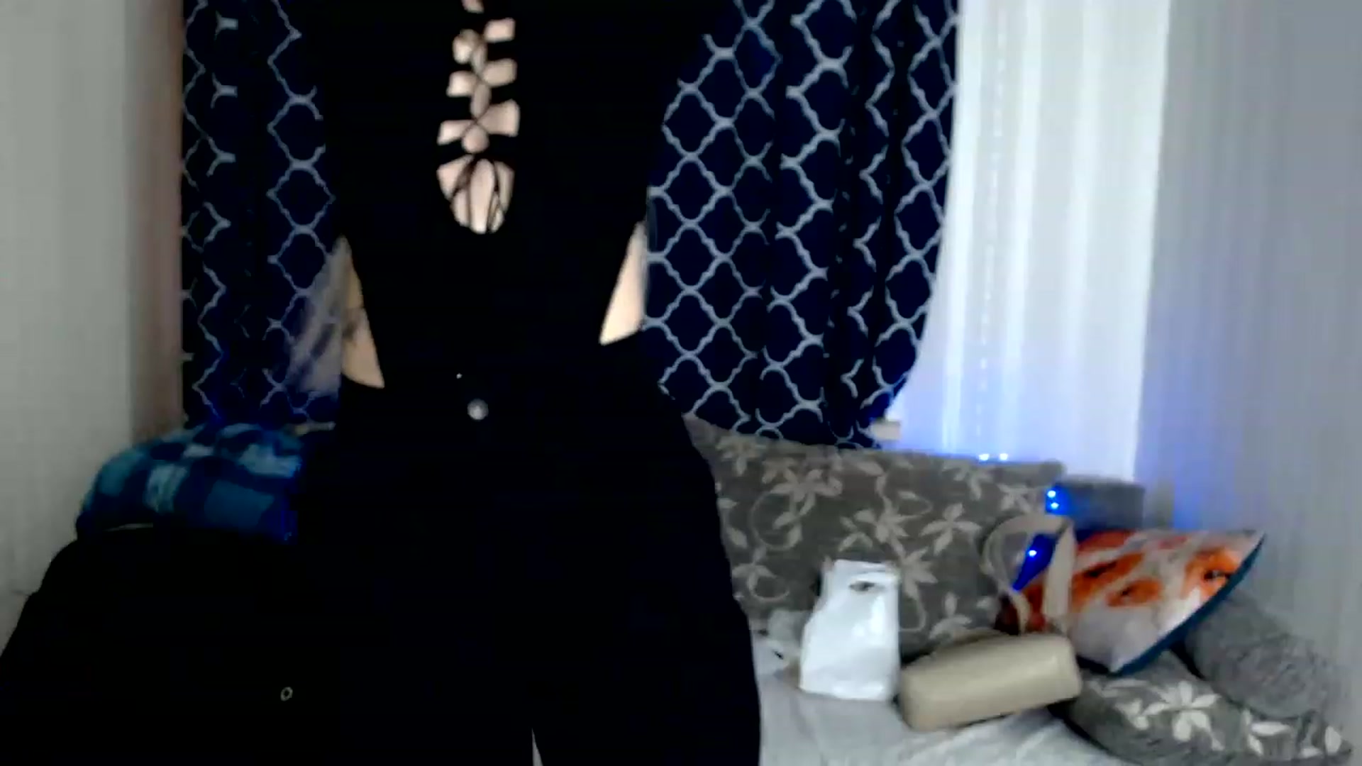 Gallery image thumbnail from Ririma_xo's myfreecams stream on, 11/26/2022, 09:08 image 18 of 20