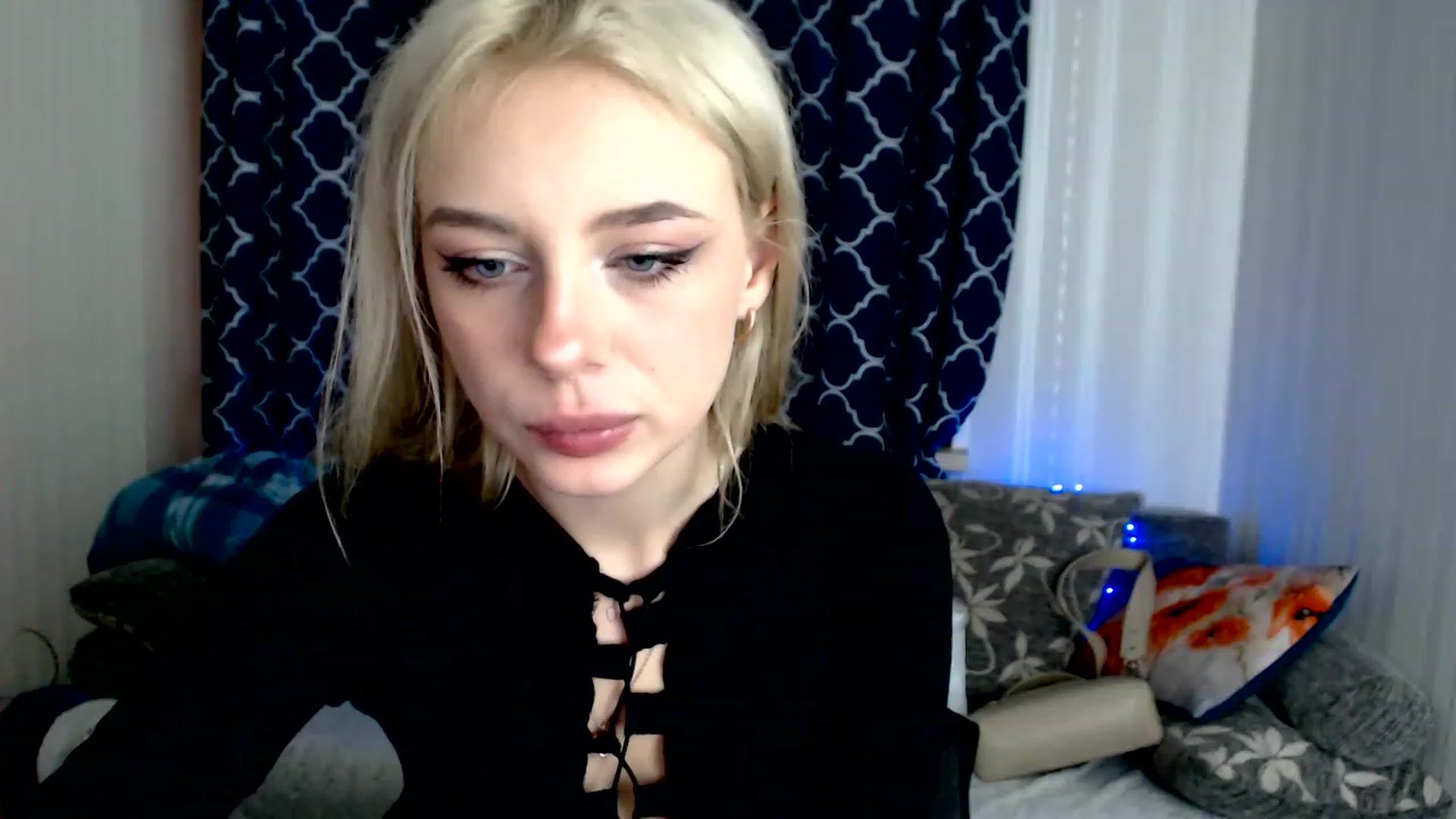 Gallery image thumbnail from Ririma_xo's myfreecams stream on, 11/26/2022, 09:08 image 13 of 20