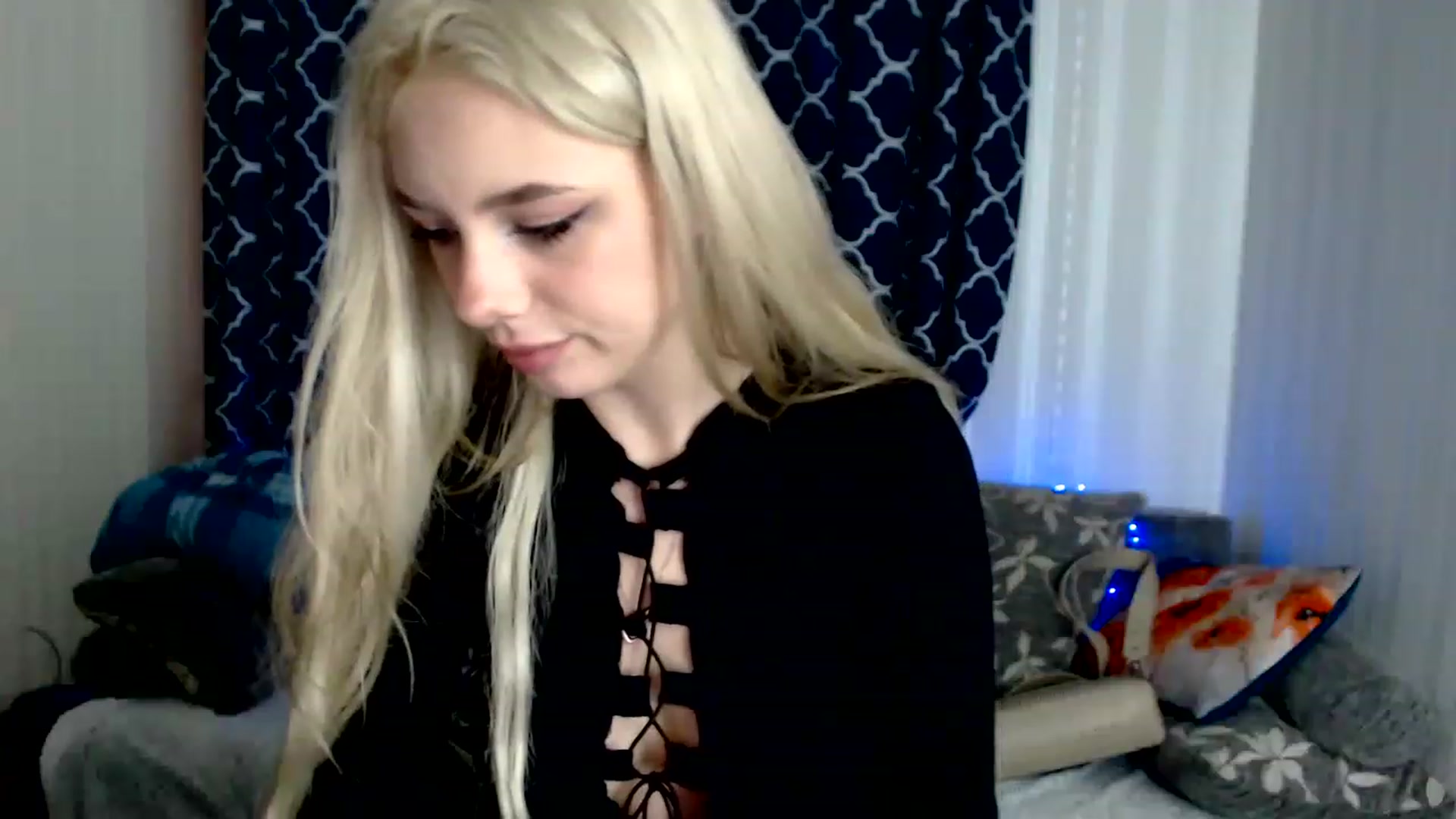 Gallery image thumbnail from Ririma_xo's myfreecams stream on, 11/26/2022, 09:08 image 10 of 20
