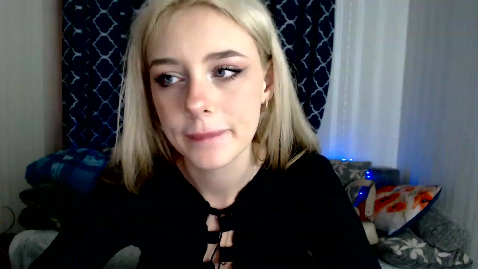 Gallery image thumbnail from Ririma_xo's myfreecams stream on, 11/26/2022, 09:08 image 20 of 20