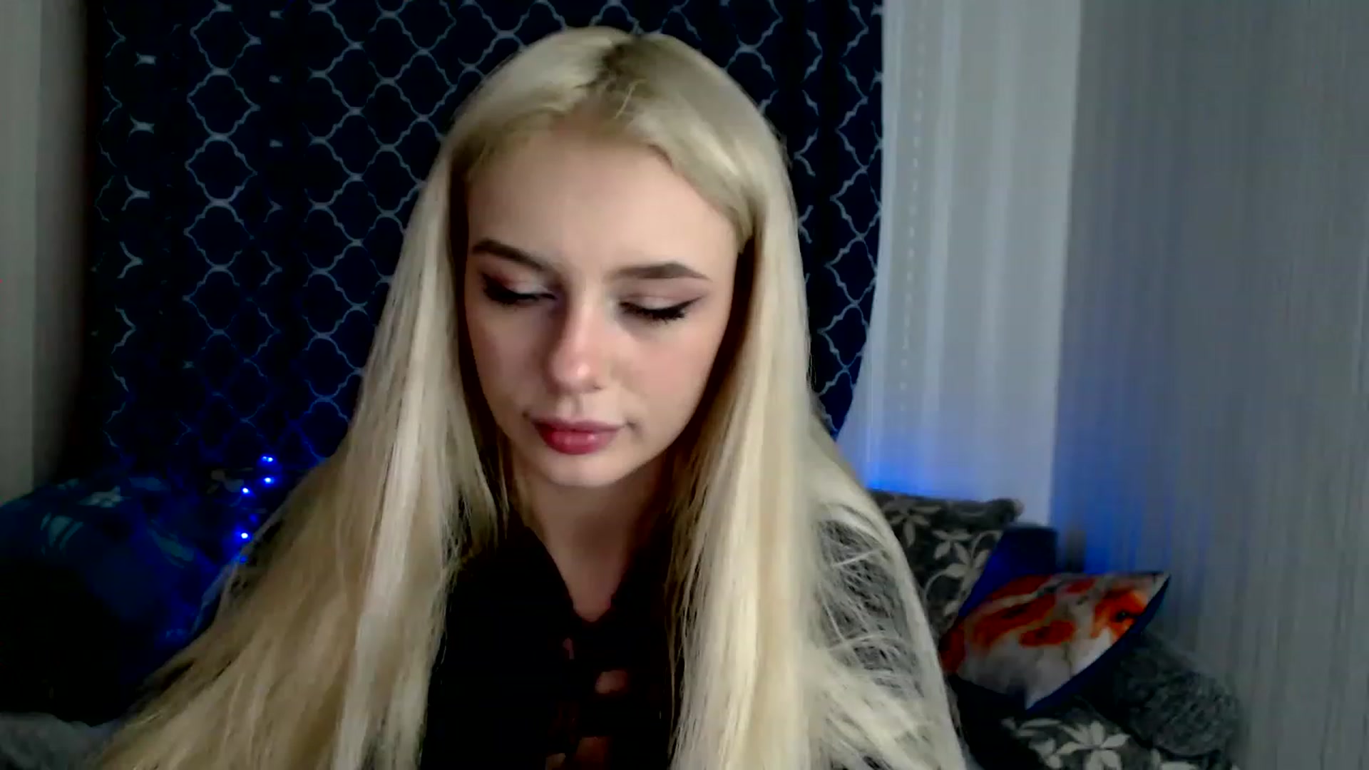 Gallery image thumbnail from Ririma_xo's myfreecams stream on, 11/26/2022, 11:18 image 1 of 20