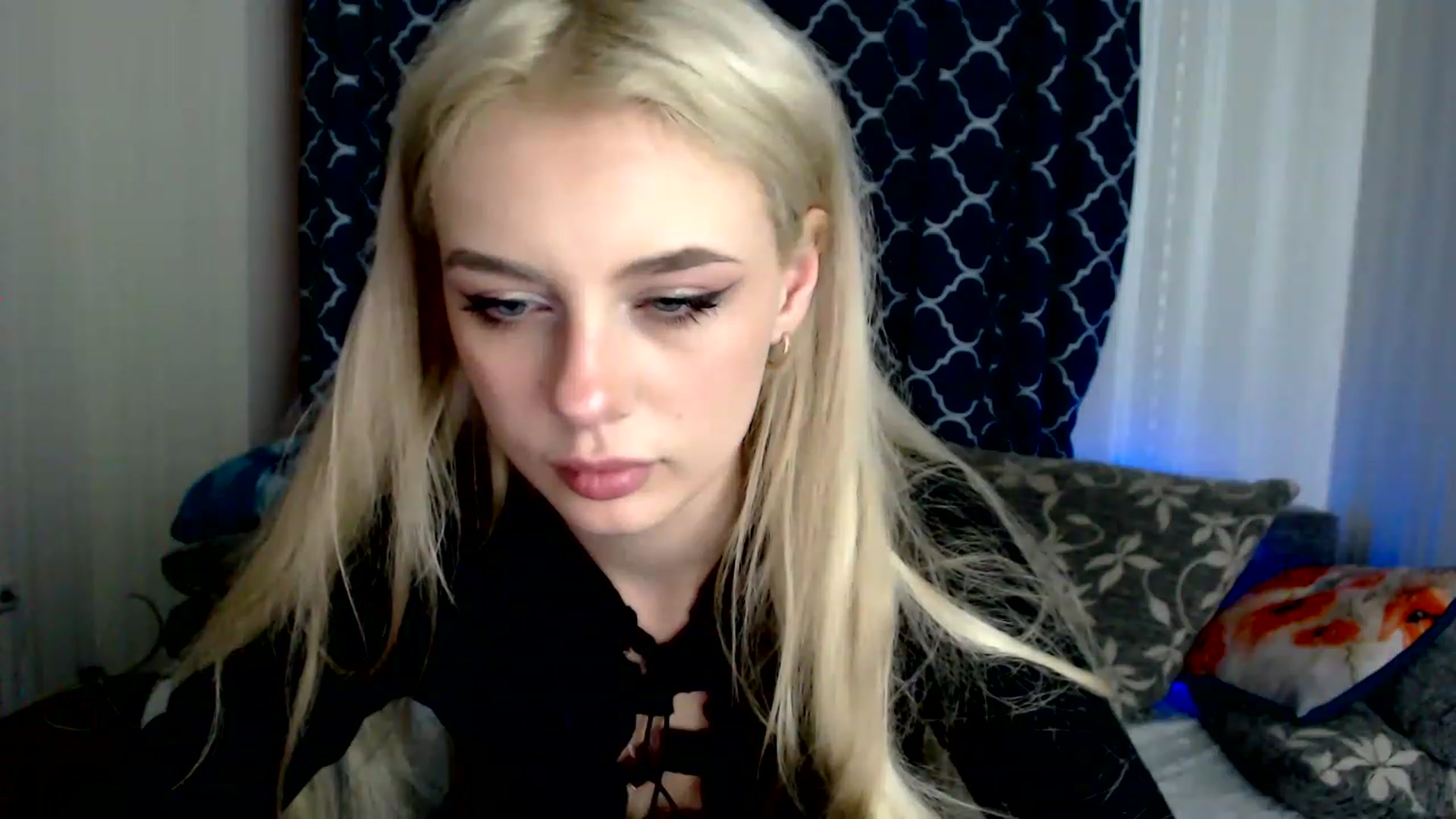 Gallery image thumbnail from Ririma_xo's myfreecams stream on, 11/26/2022, 11:18 image 19 of 20