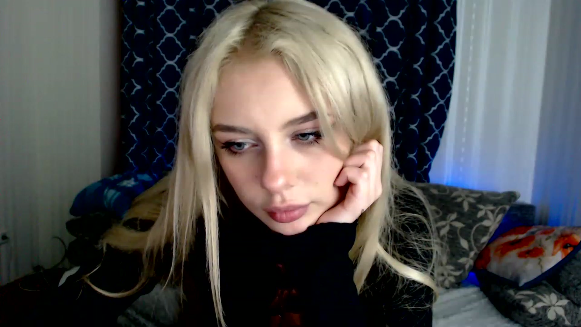 Gallery image thumbnail from Ririma_xo's myfreecams stream on, 11/26/2022, 11:18 image 17 of 20
